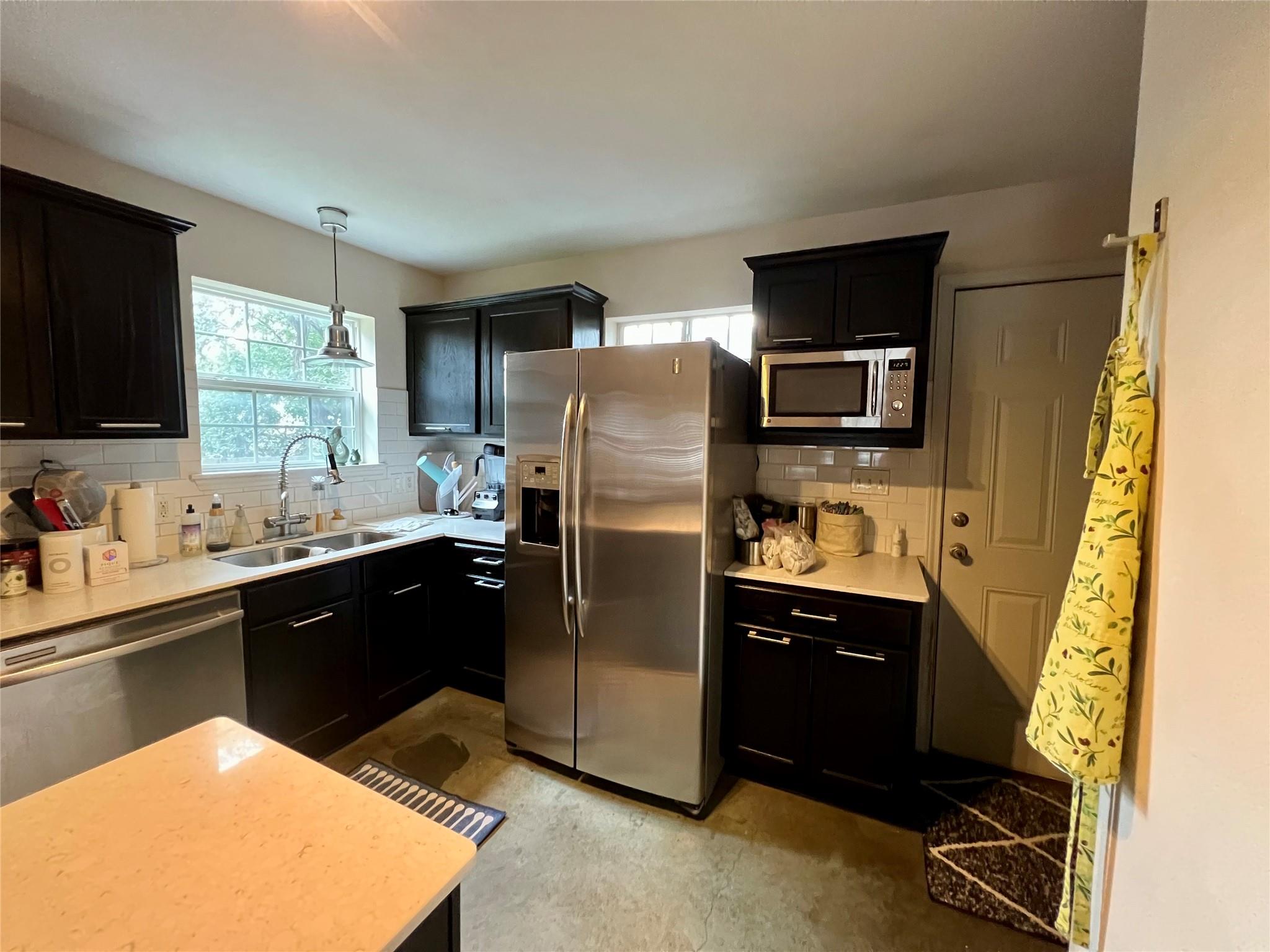 2409 Santa Rosa St Property Photo 5