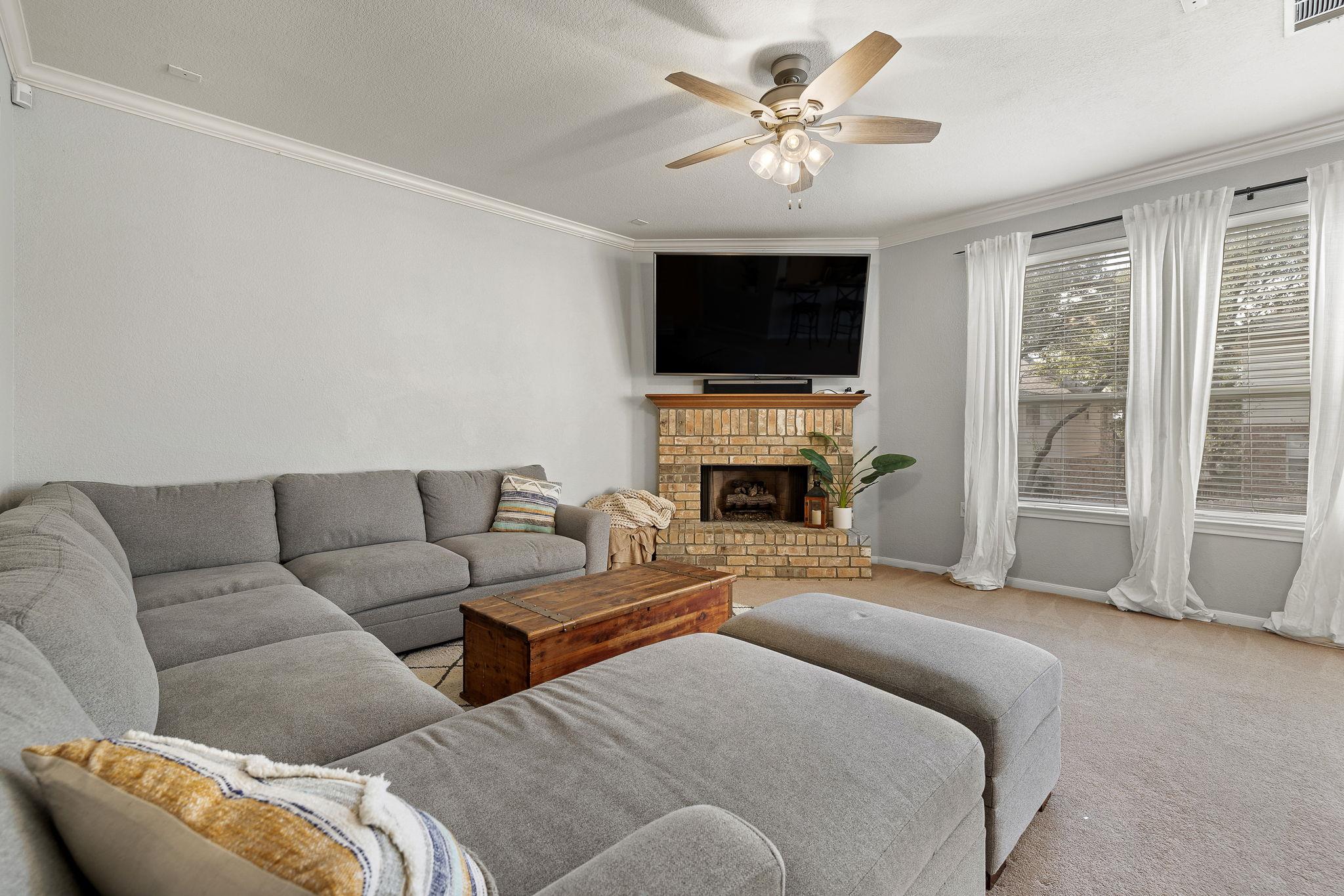 3936 Lord Byron Cir Property Photo 8