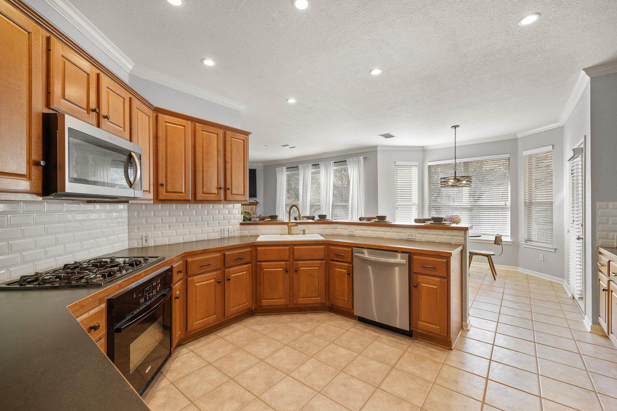 3936 Lord Byron Cir Property Photo 15