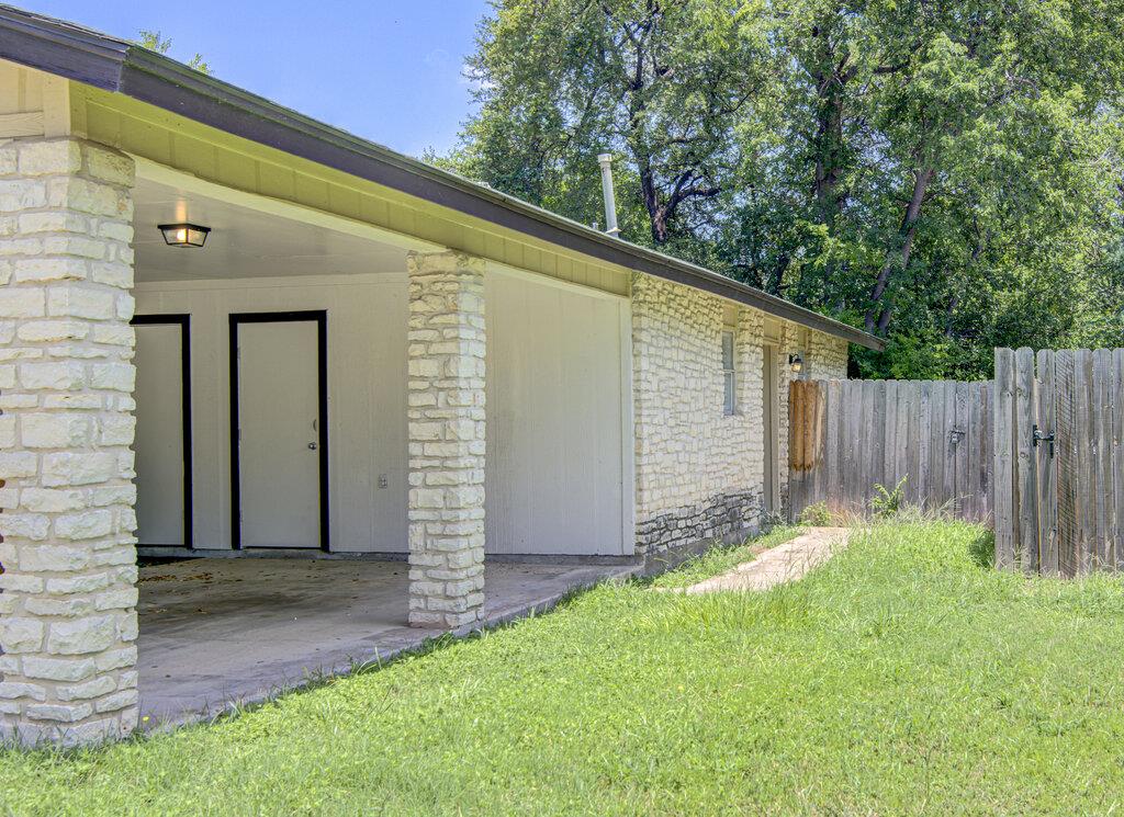 805 Sirocco Dr #b Property Photo 2