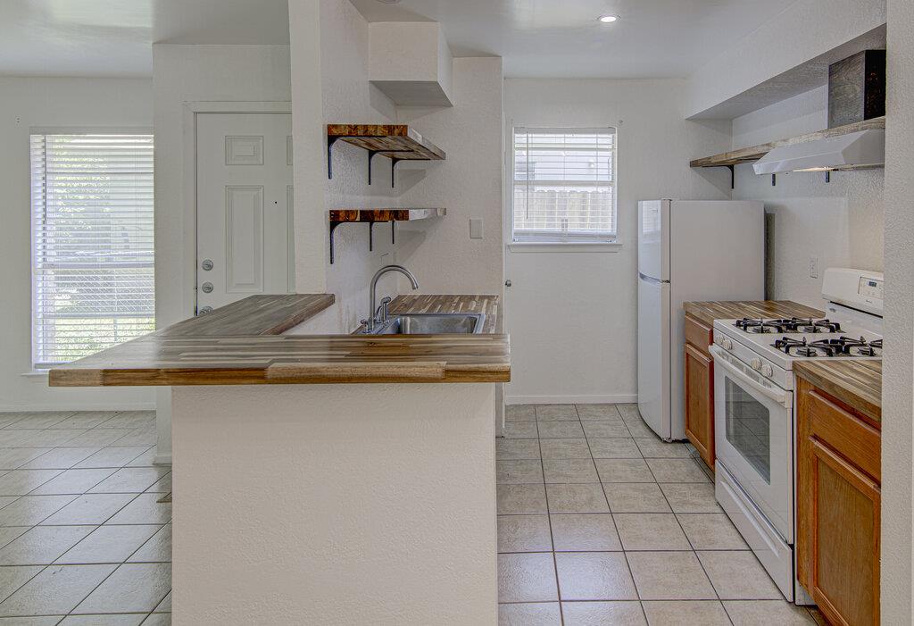 805 Sirocco Dr #b Property Photo 3