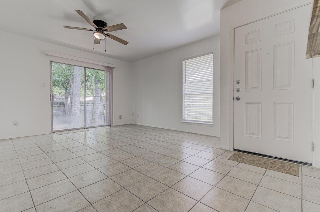 805 Sirocco Dr #b Property Photo 5