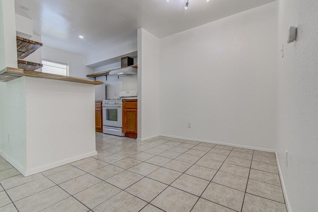 805 Sirocco Dr #b Property Photo 9