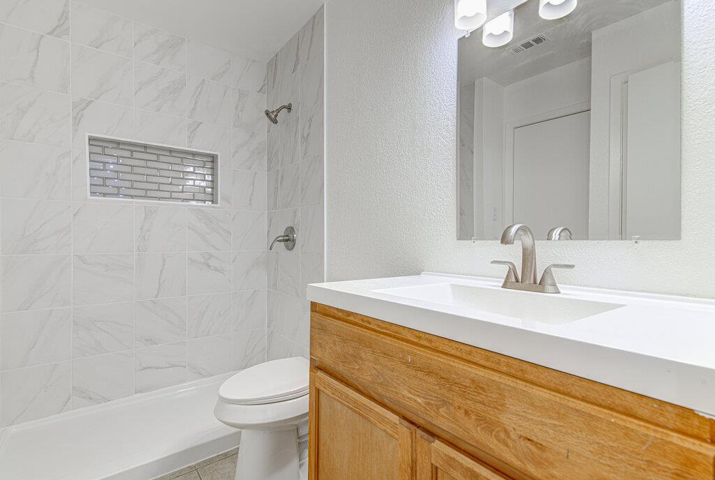 805 Sirocco Dr #b Property Photo 13