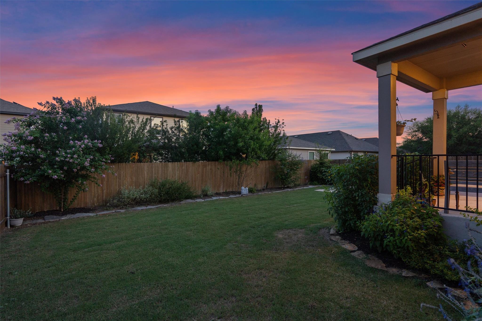 7609 Lazy Creek Dr Property Photo 1
