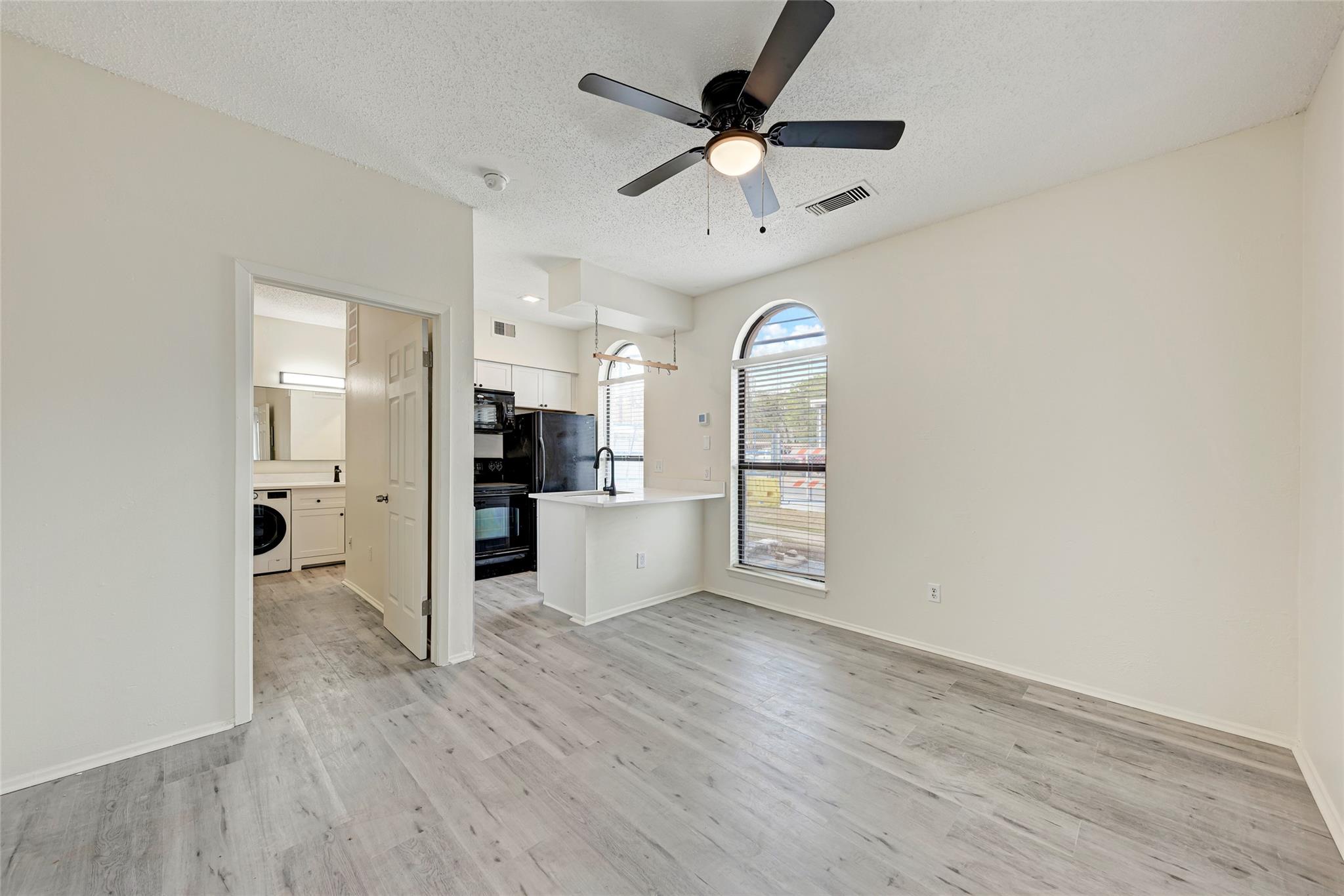 2714 Nueces St #108 Property Photo 5