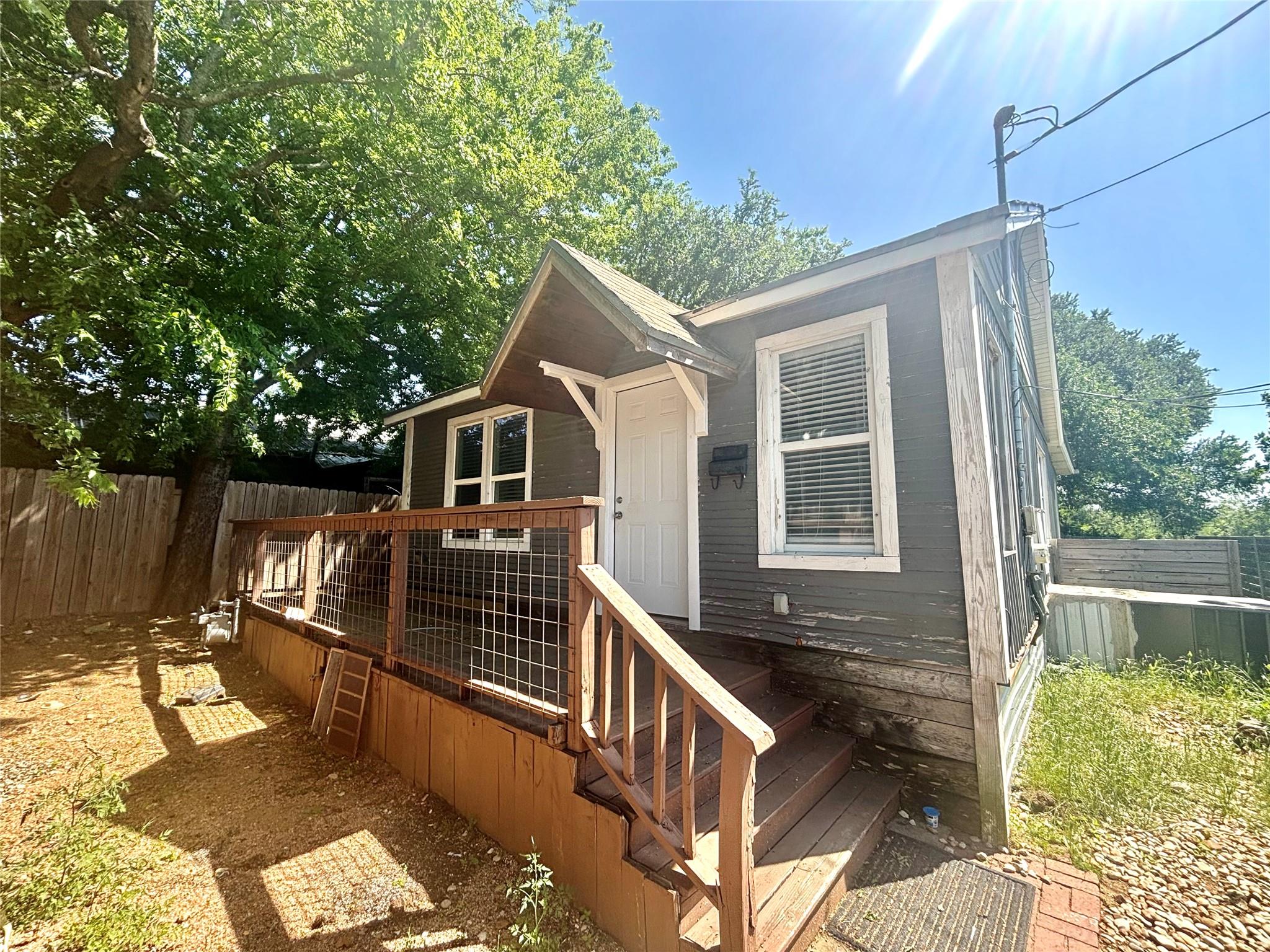2917 E 12 Th Unit B St #B Property Photo 1