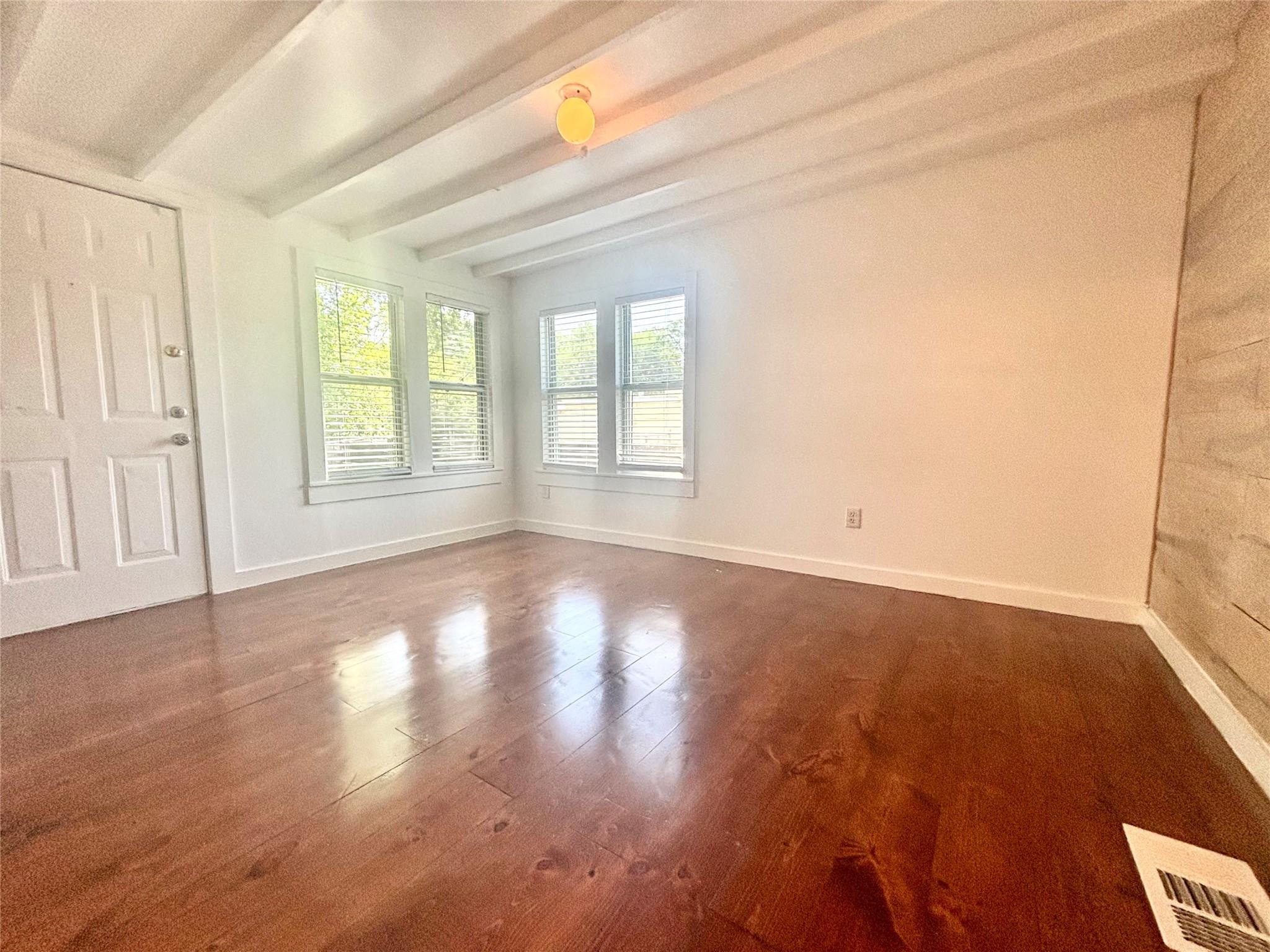 2917 E 12 Th Unit B St #b Property Photo 10