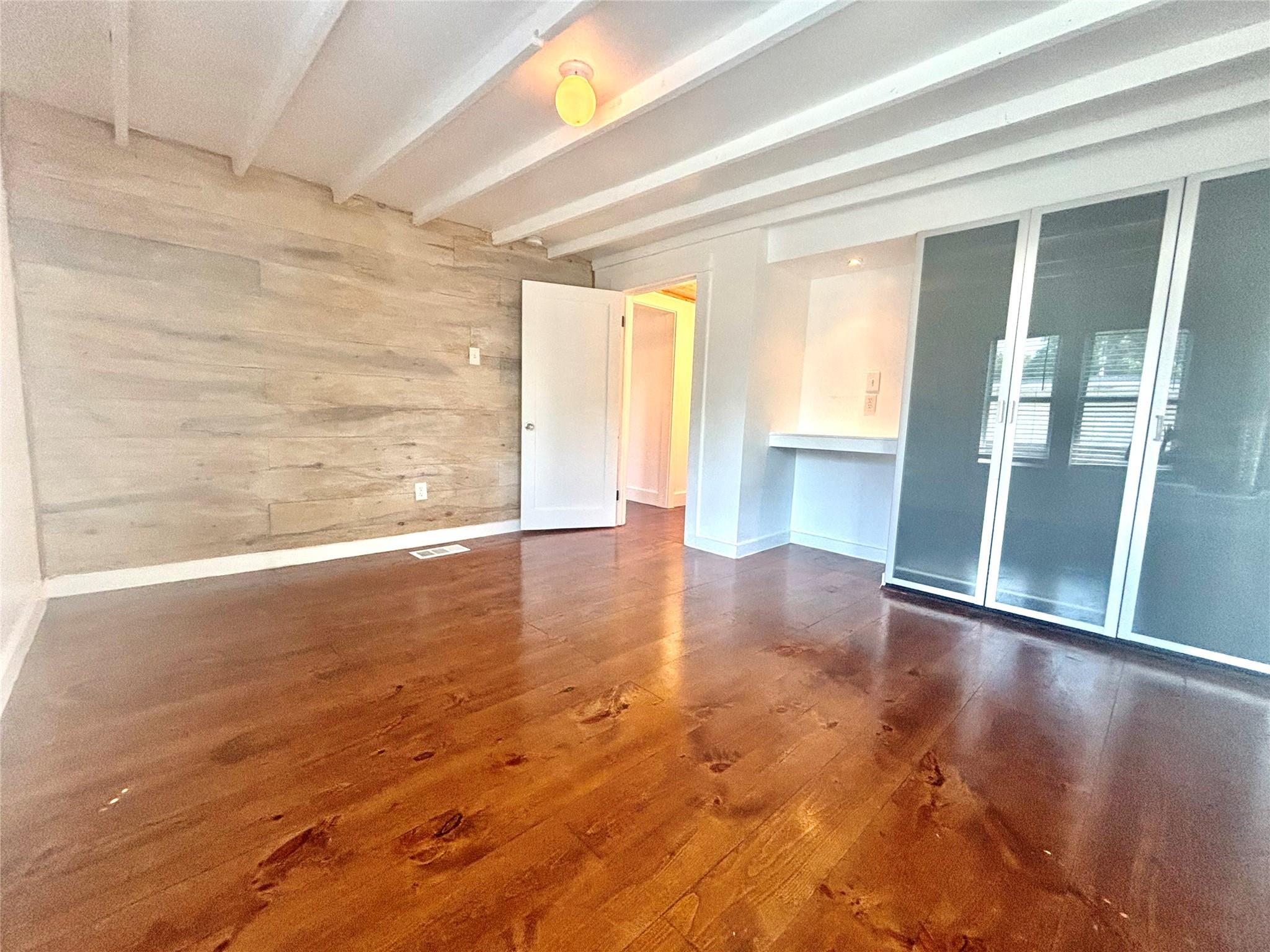 2917 E 12 Th Unit B St #b Property Photo 11
