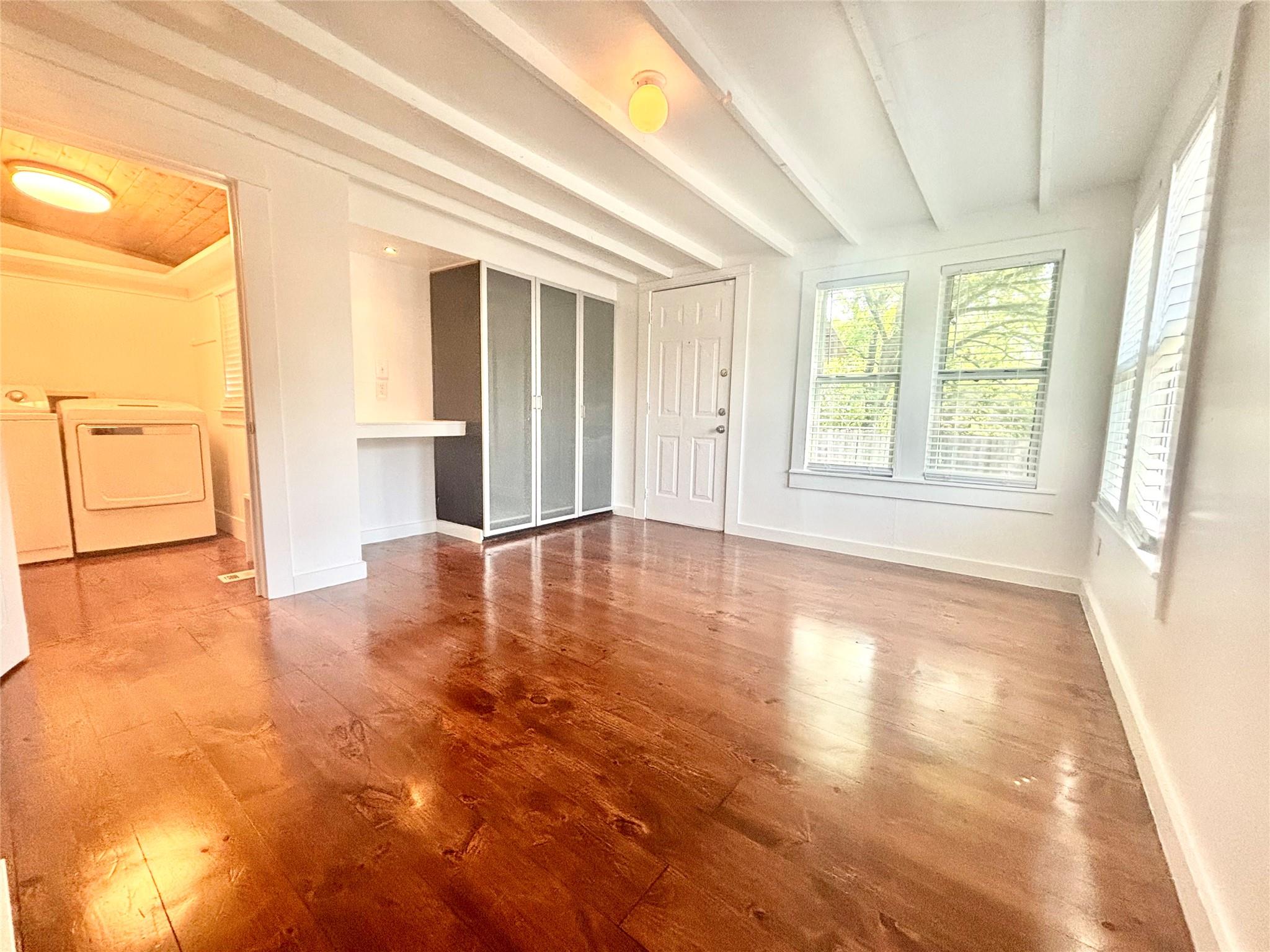 2917 E 12 Th Unit B St #b Property Photo 12