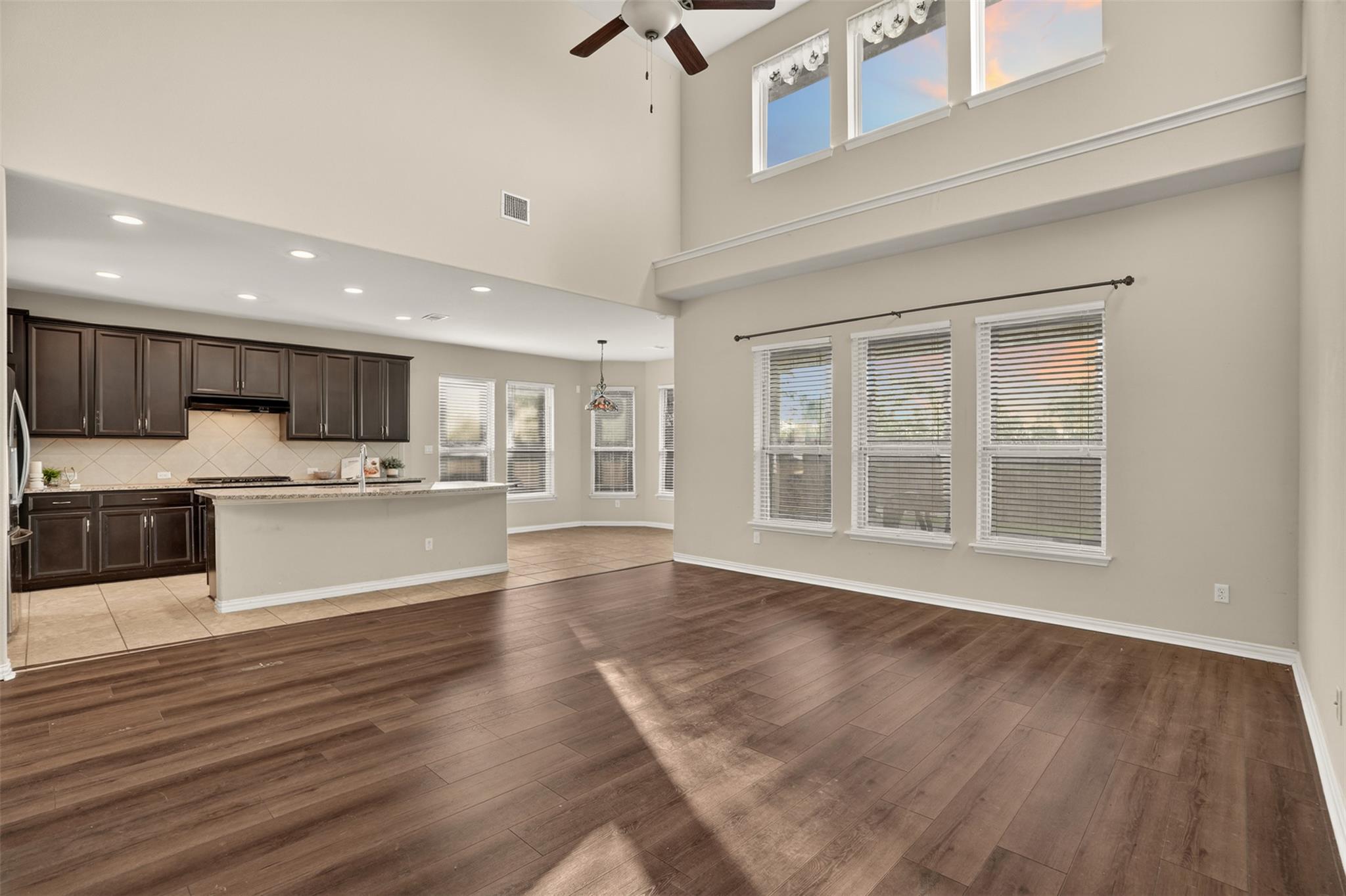 401 Daniel Xing Property Photo 6