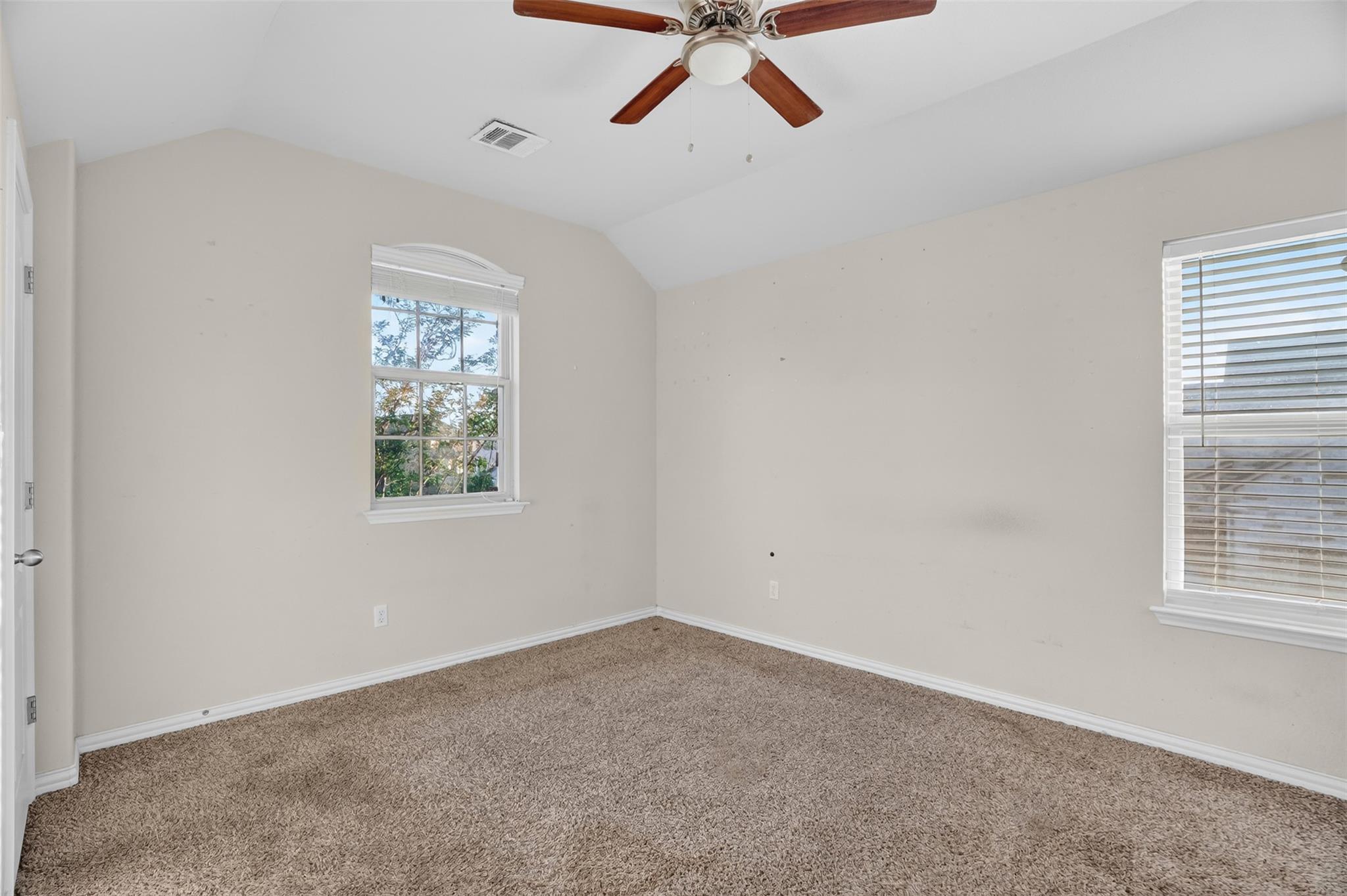401 Daniel Xing Property Photo 21