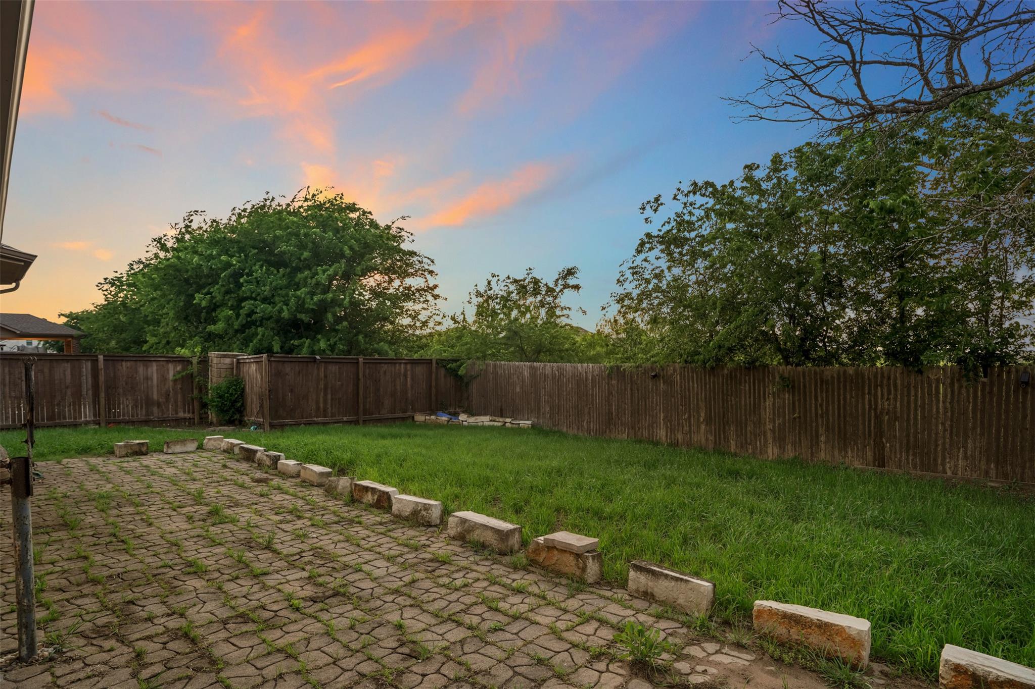 401 Daniel Xing Property Photo 34