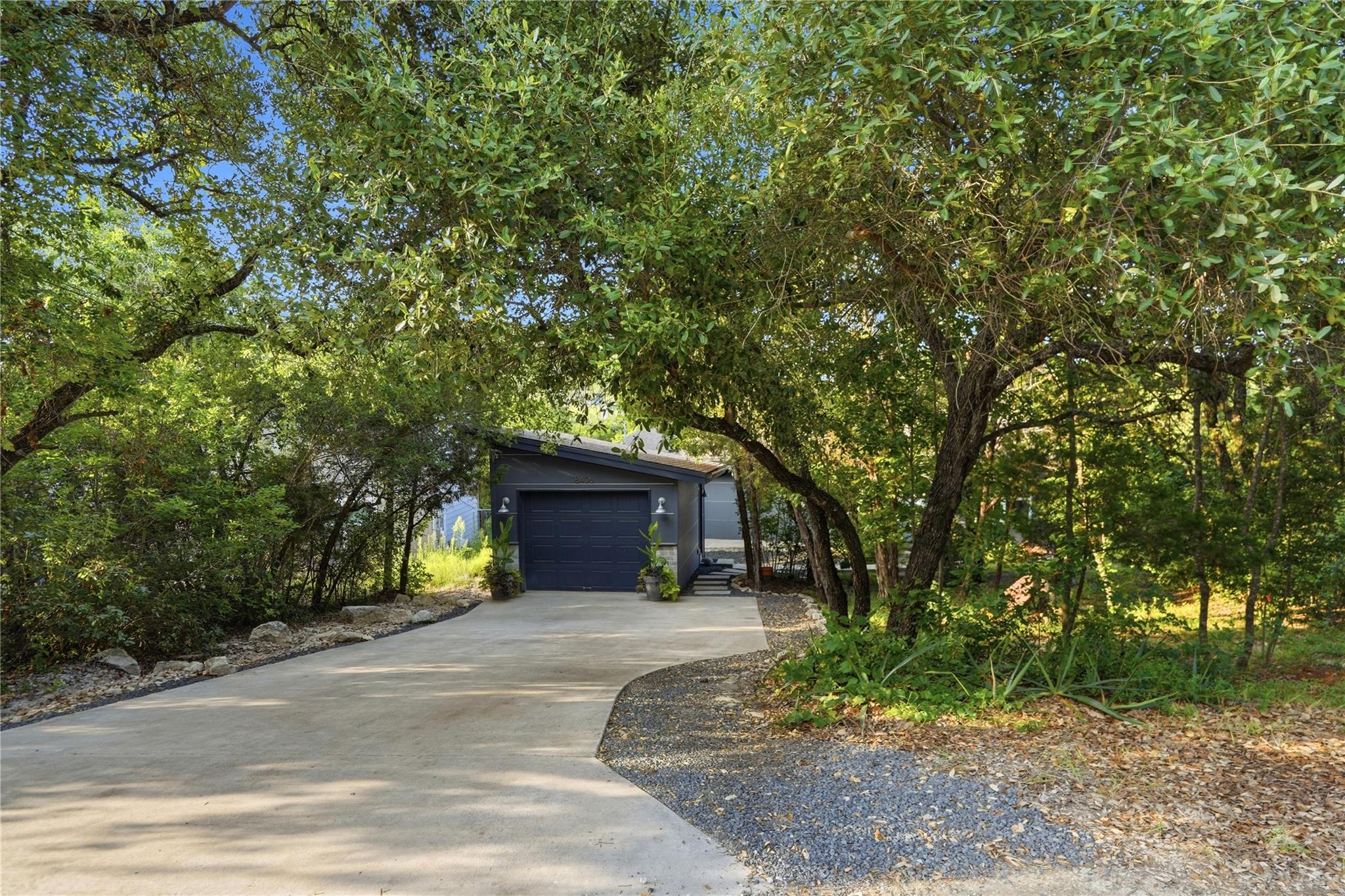 18406 Roundrock Rd Property Photo 1