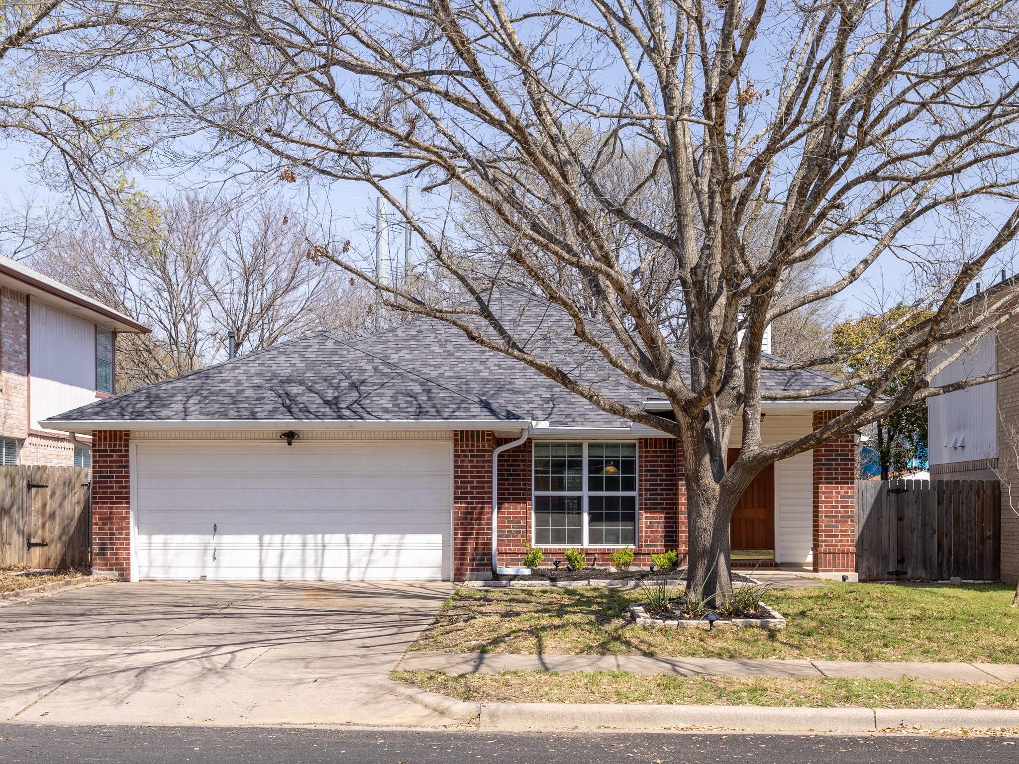 1112 Faircrest Dr Property Photo
