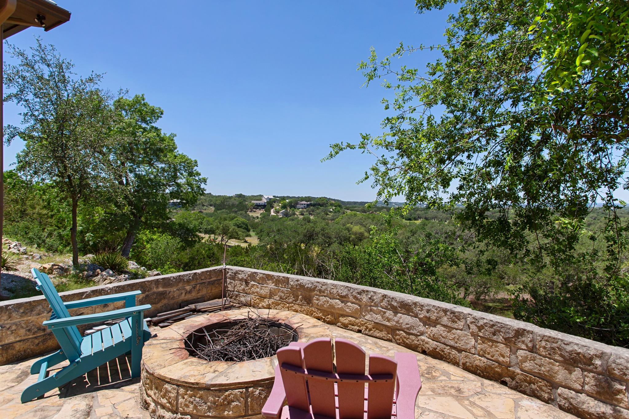 1121 Kings Cove Dr Property Photo 6