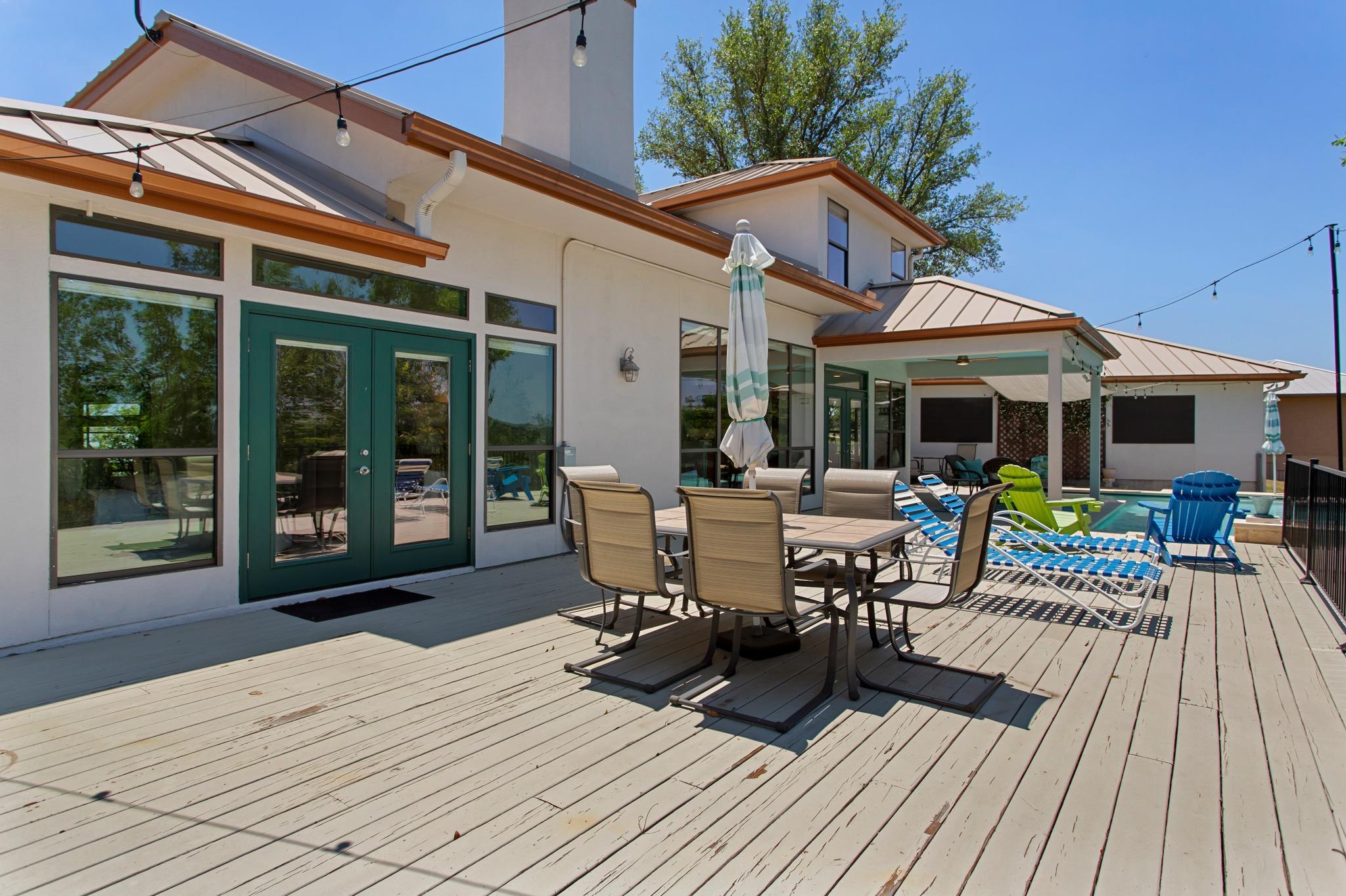 1121 Kings Cove Dr Property Photo 35