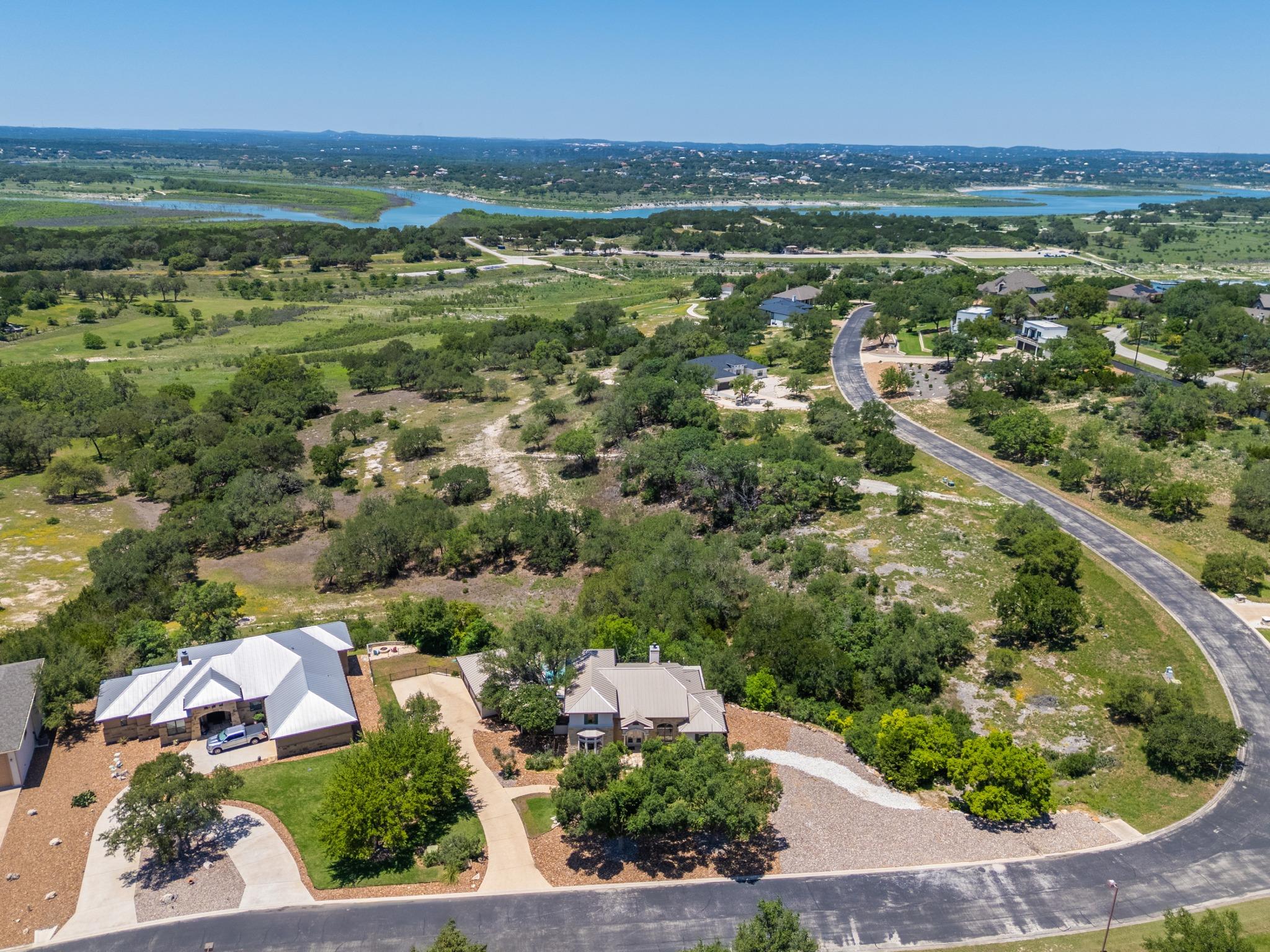 1121 Kings Cove Dr Property Photo 38