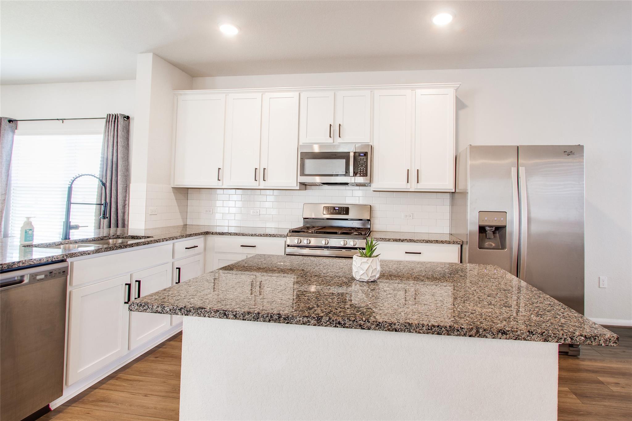 324 Kenai Dr Dr Property Photo 3