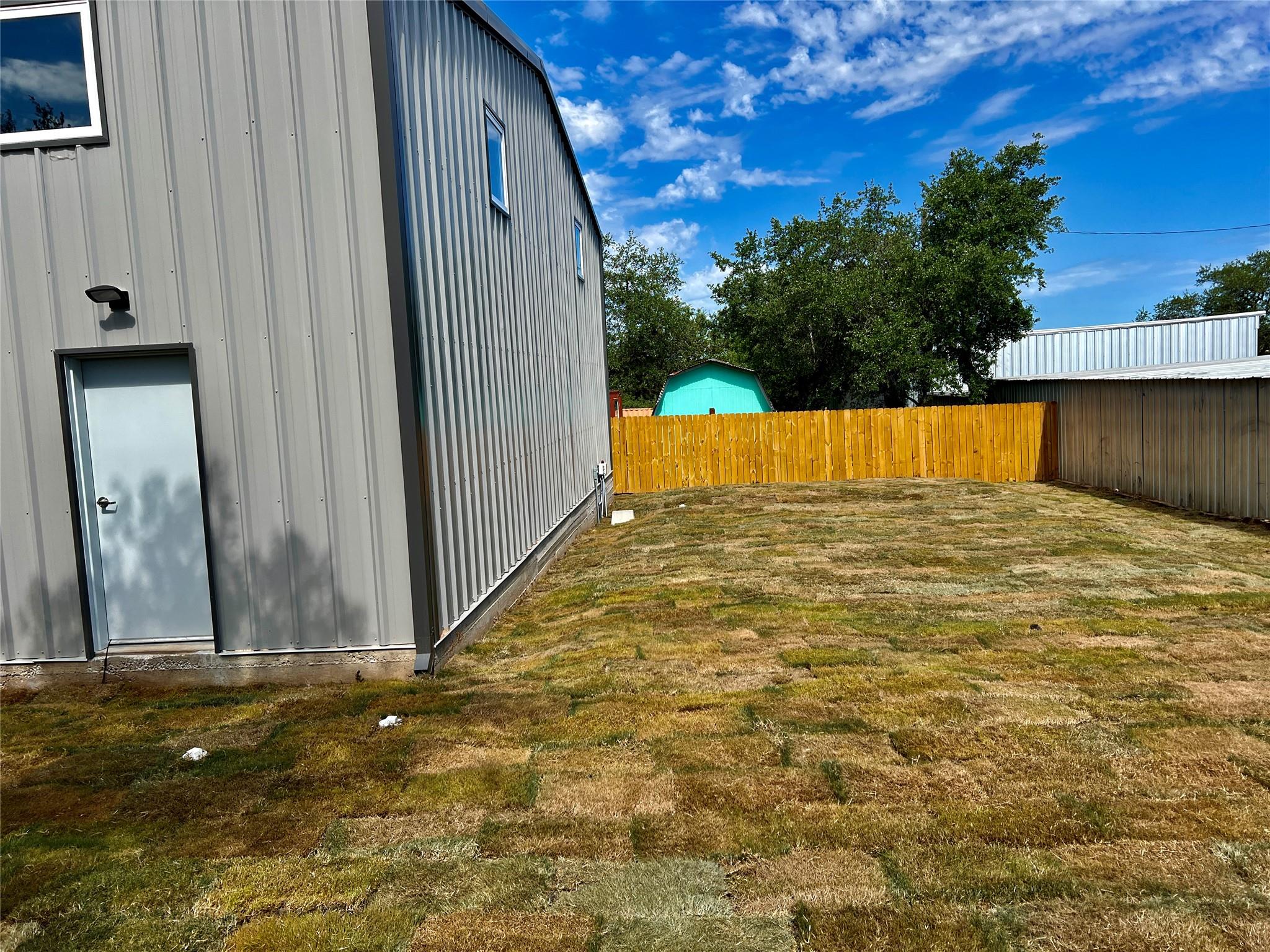 25102 Whitney Dr Property Photo 12