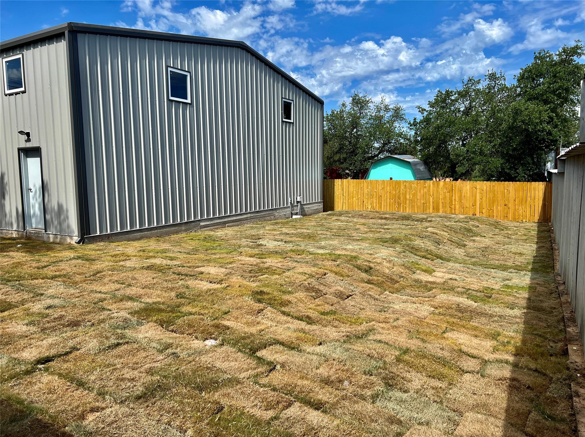 25102 Whitney Dr Property Photo 15