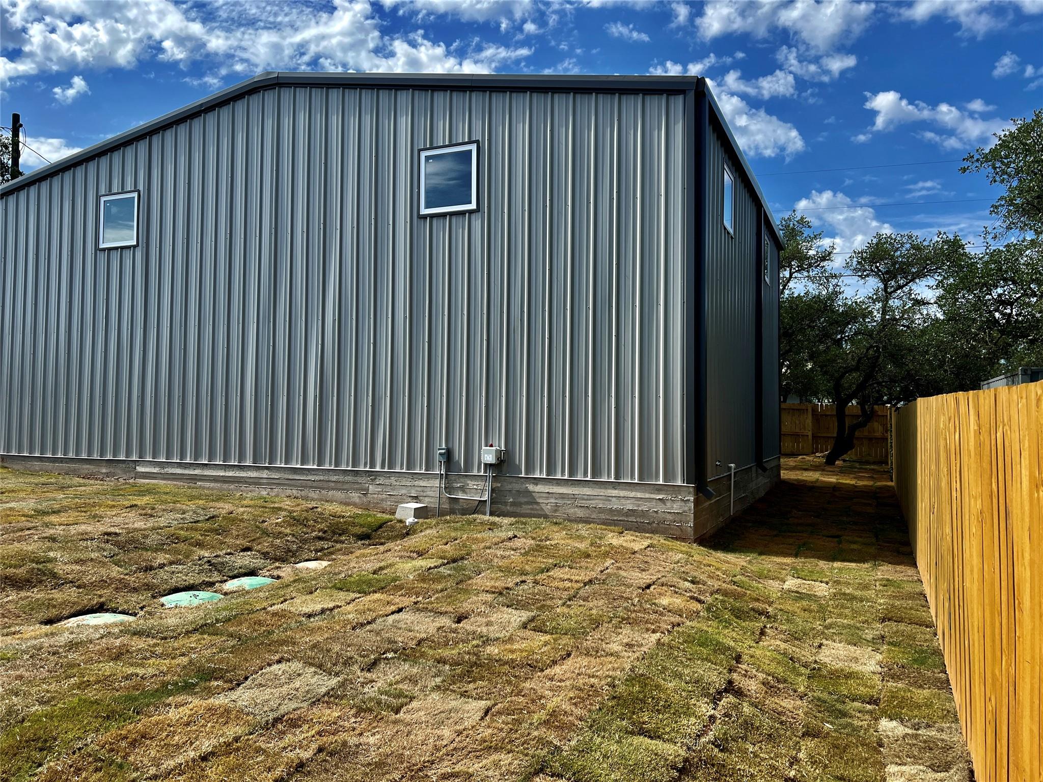 25102 Whitney Dr Property Photo 16