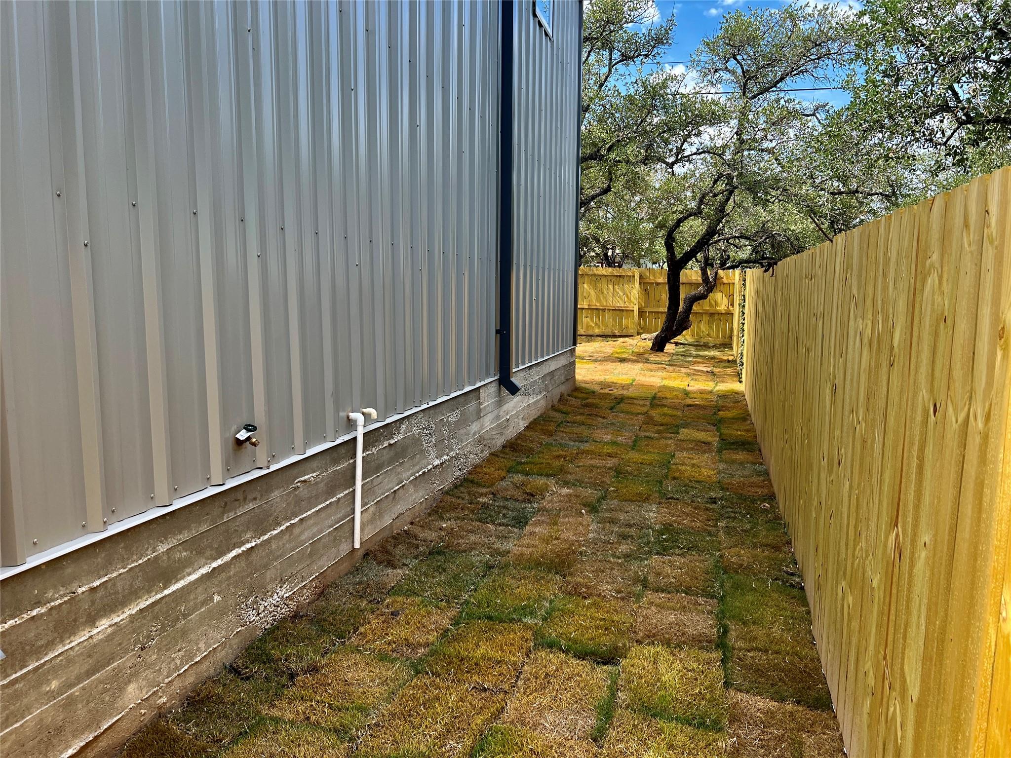 25102 Whitney Dr Property Photo 17
