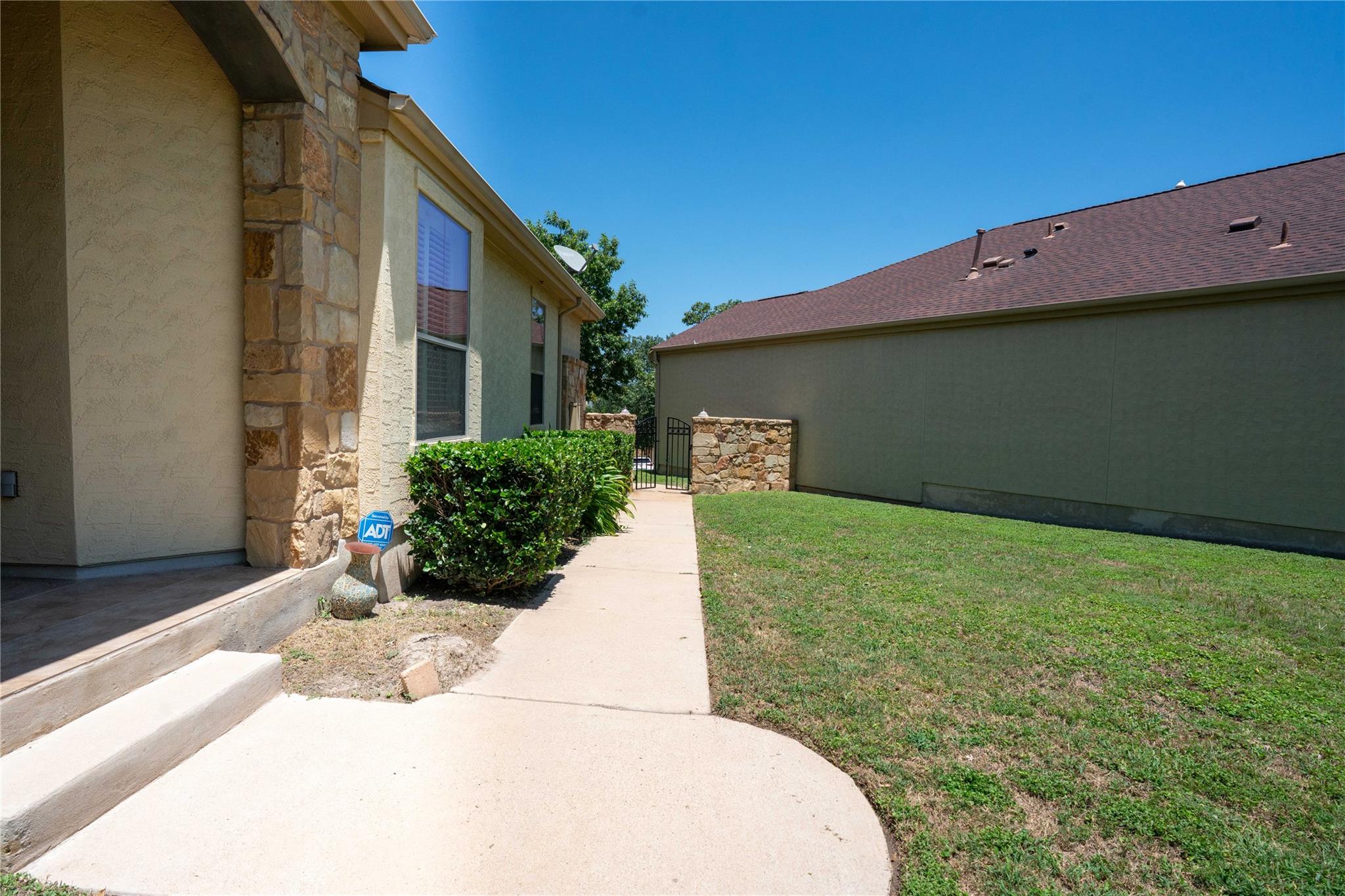 210 Rivulet Ln Property Photo 5