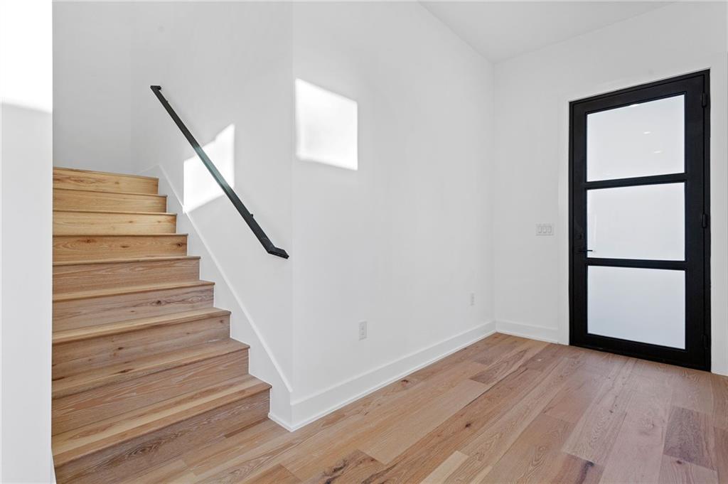 1004 Lott Ave Property Photo 6