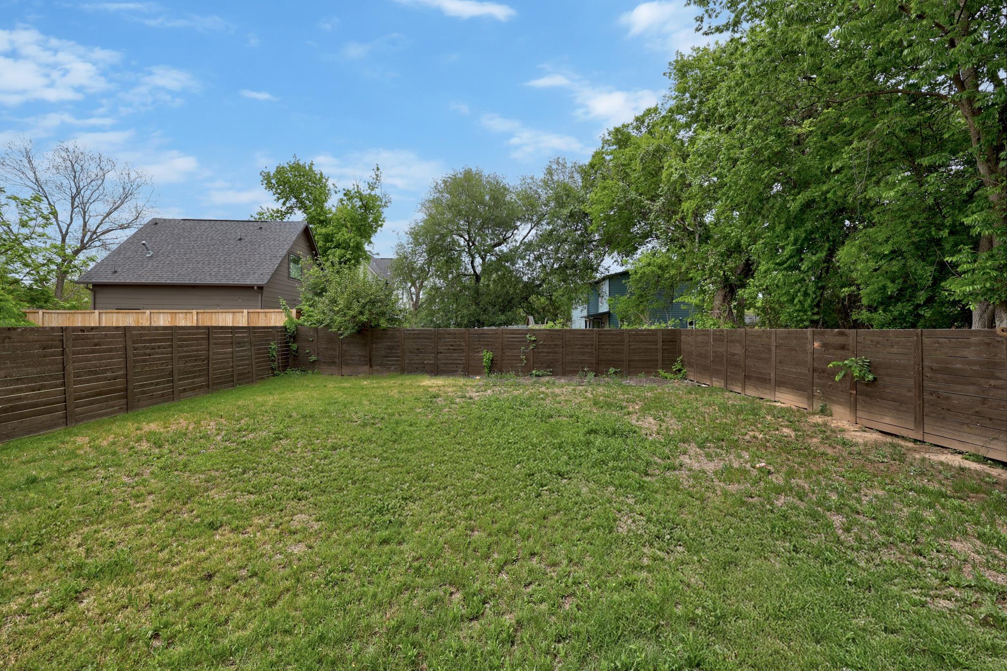 1004 Lott Ave Property Photo 34