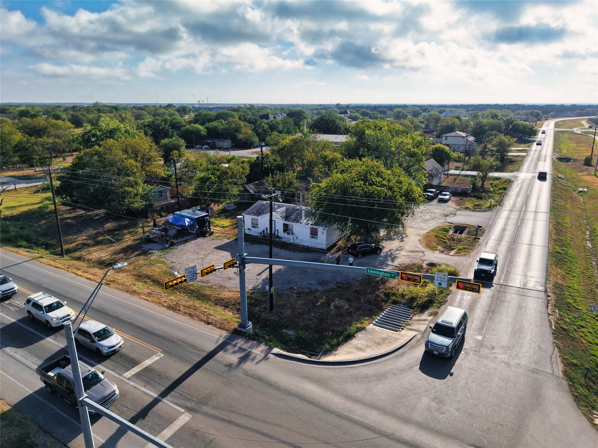 107 E Brenham St Property Photo 7