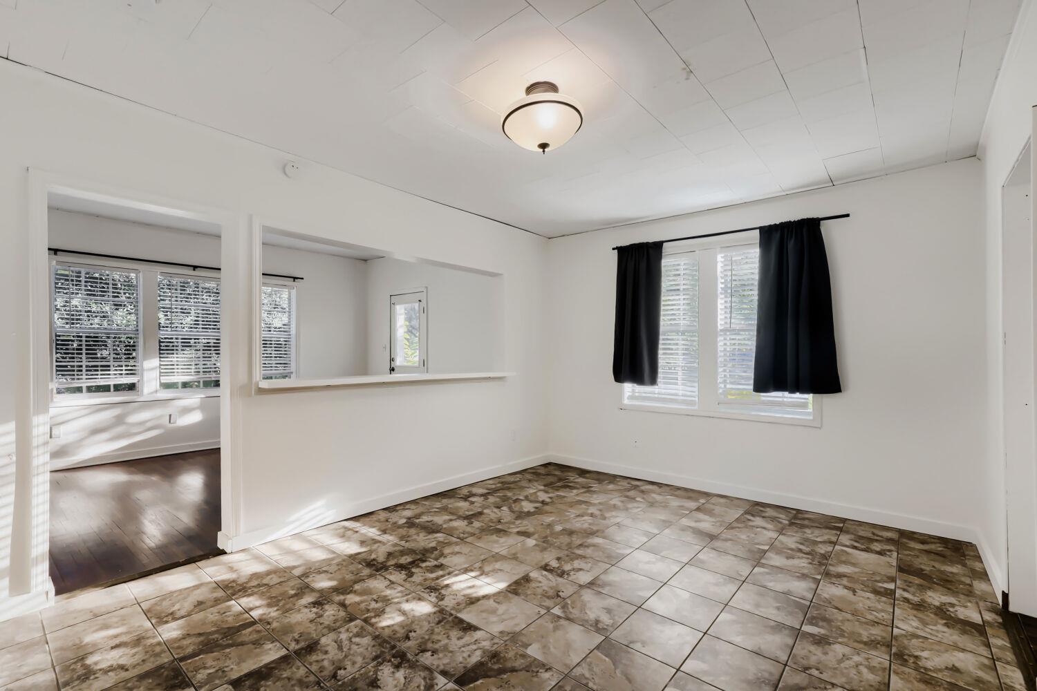 604 S Donohoe St Property Photo 10