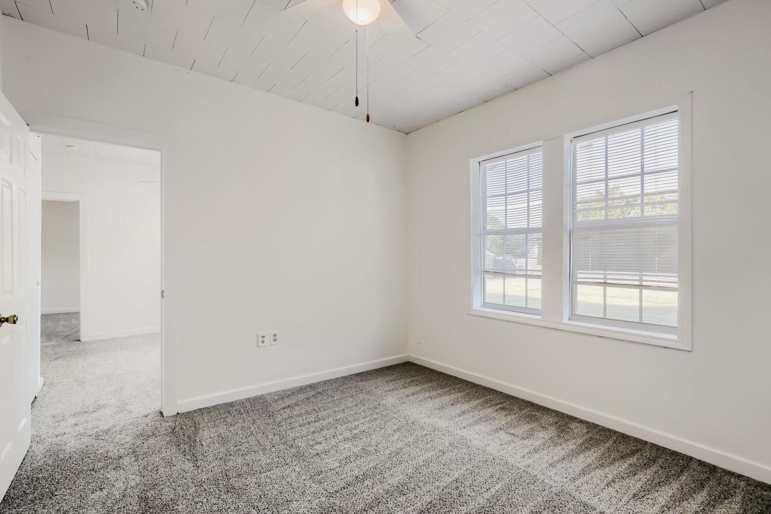 604 S Donohoe St Property Photo 15