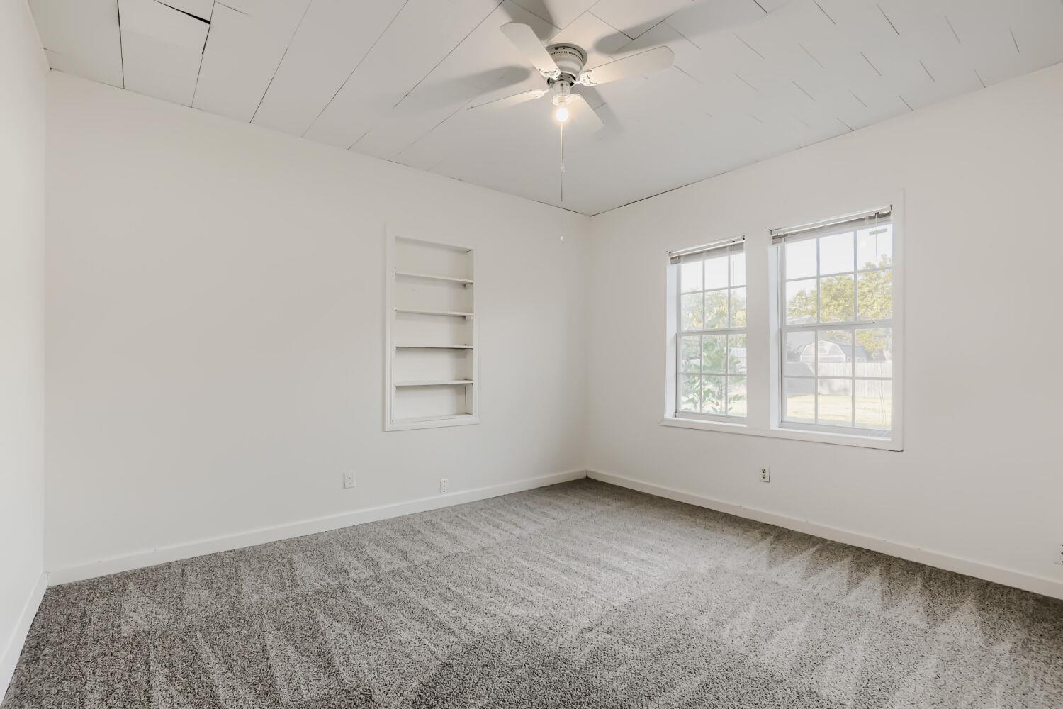 604 S Donohoe St Property Photo 17
