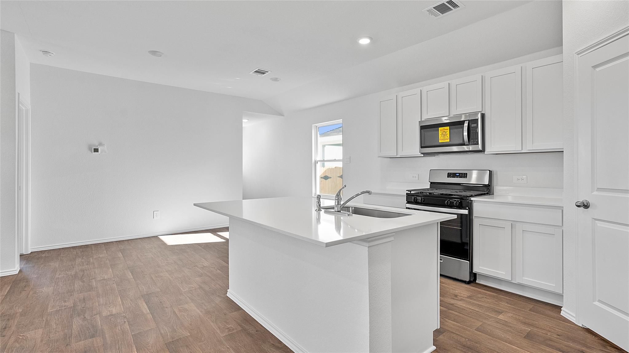 251 Celosia Loop Property Photo 8