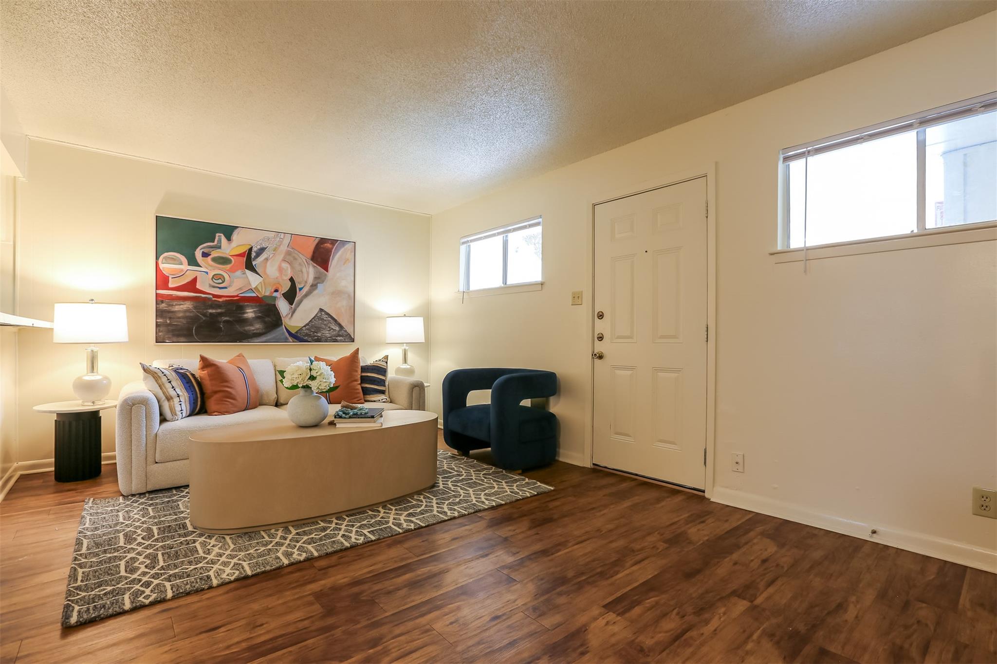 4539 Guadalupe St #2br Property Photo 3