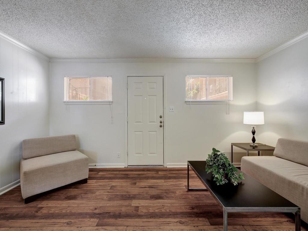 4539 Guadalupe St #2br Property Photo 7