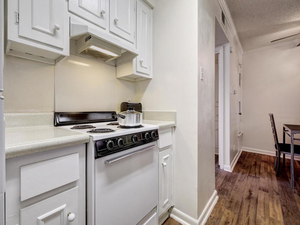 4539 Guadalupe St #2br Property Photo 21