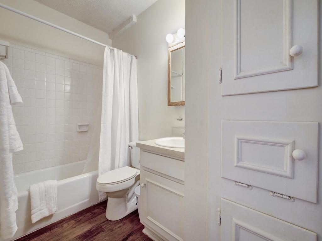 4539 Guadalupe St #2br Property Photo 29