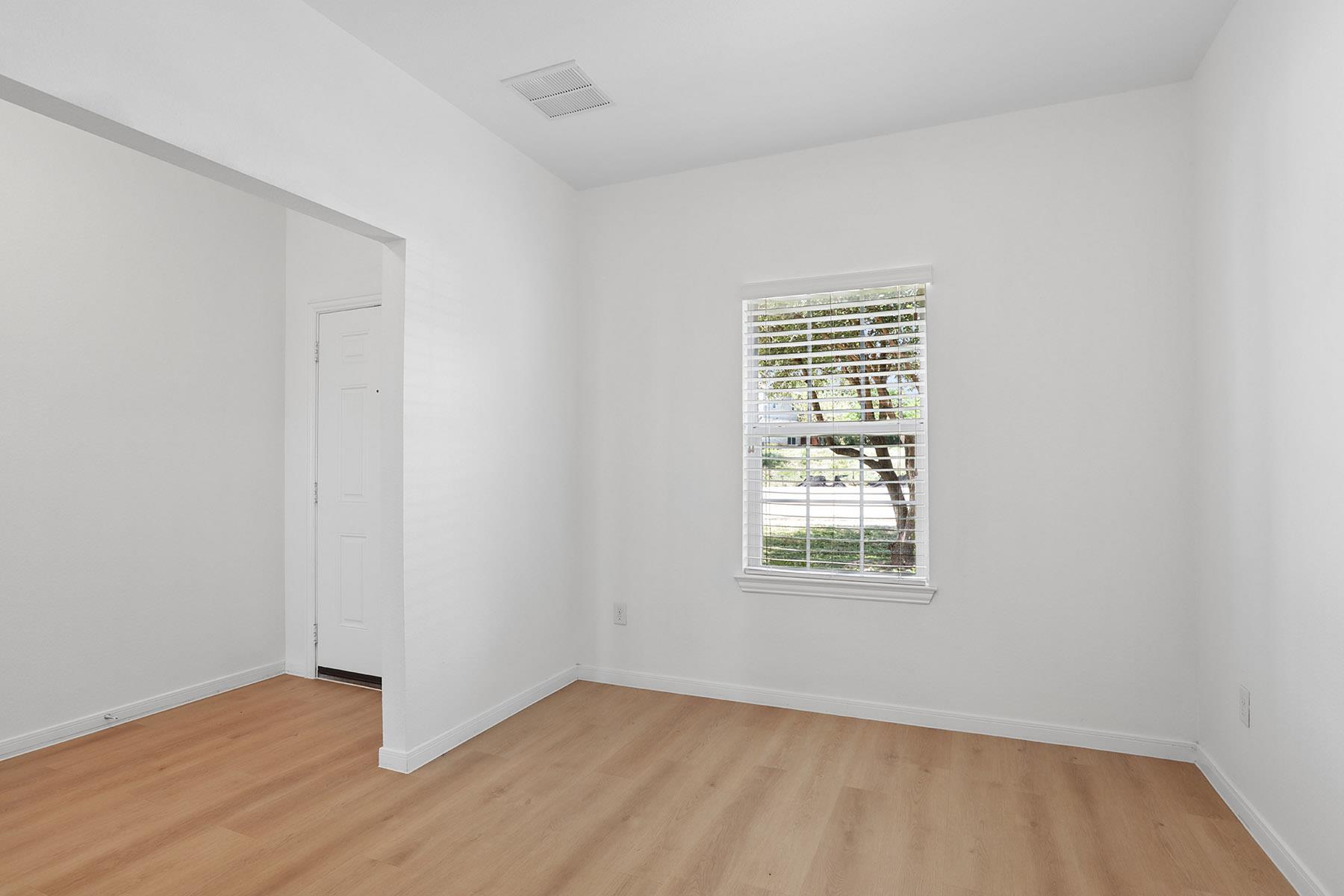 1385 Red Stag Pl Property Photo 16