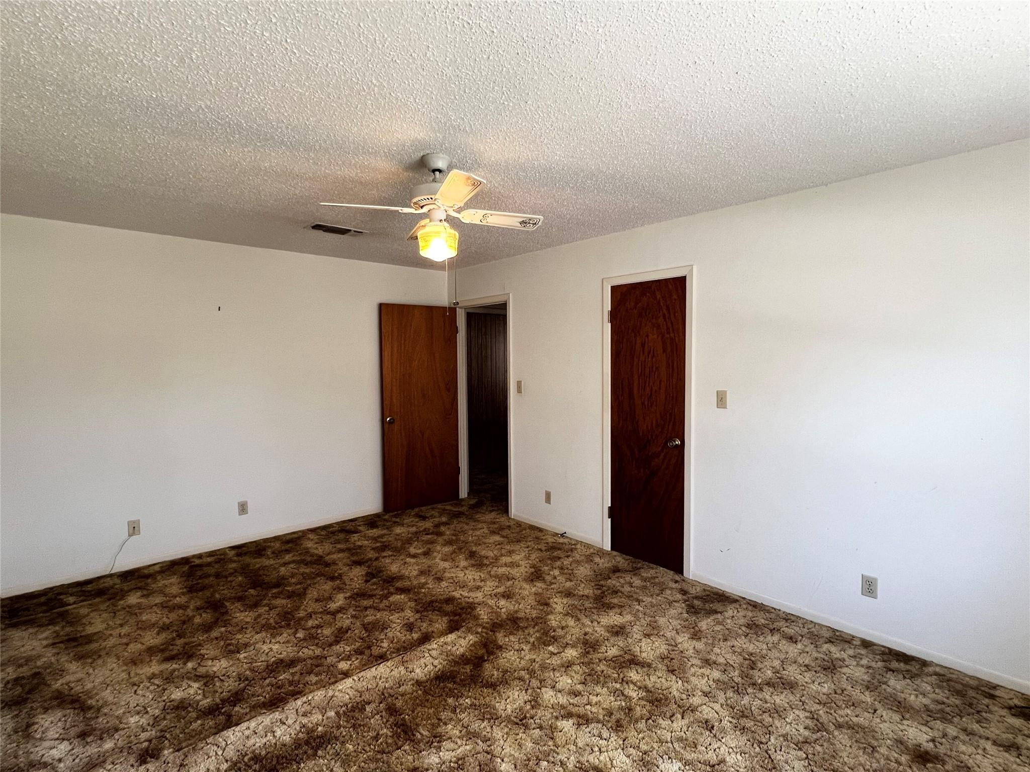 405 E Roitsch Ln Property Photo 13