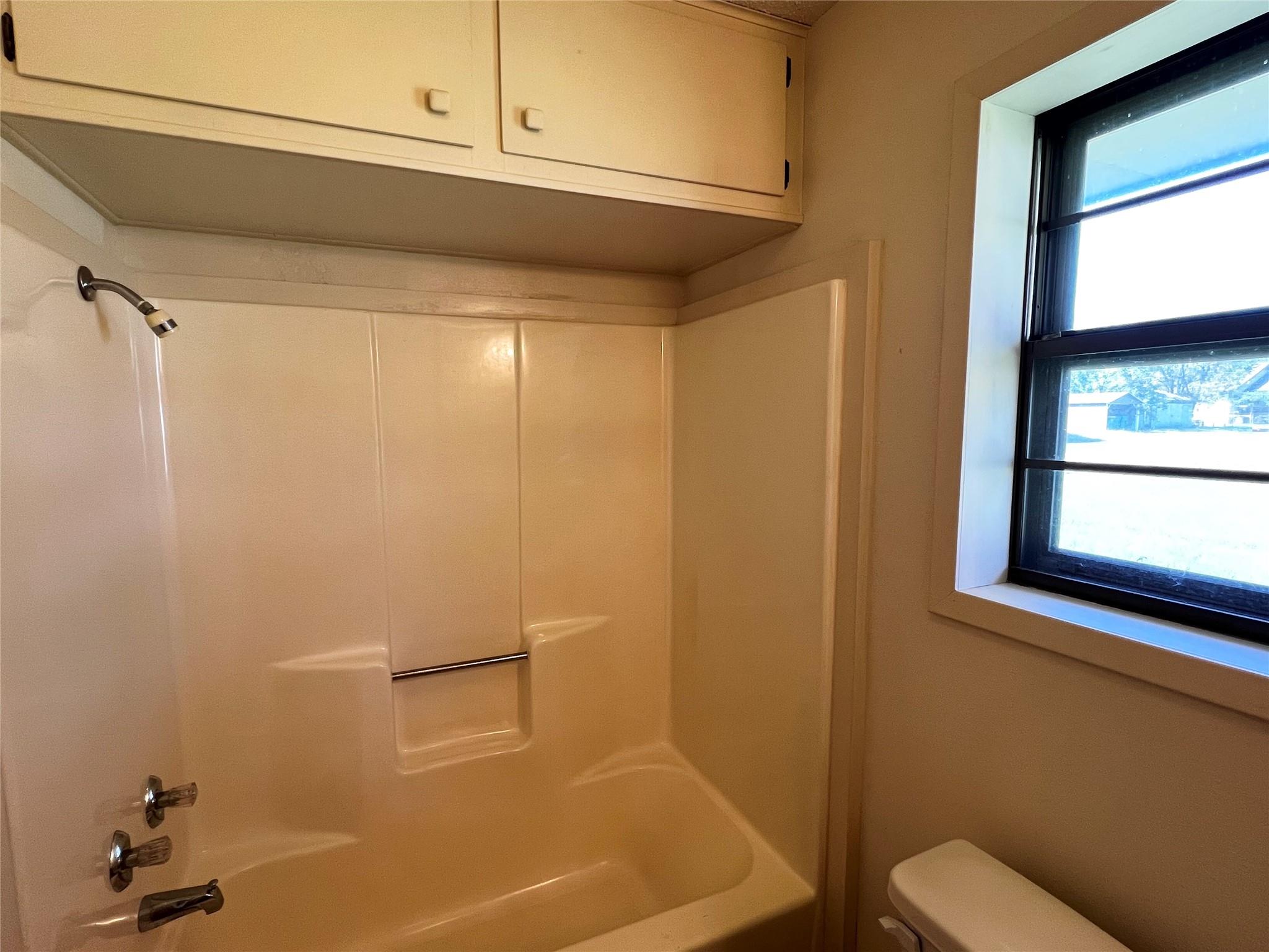 405 E Roitsch Ln Property Photo 15
