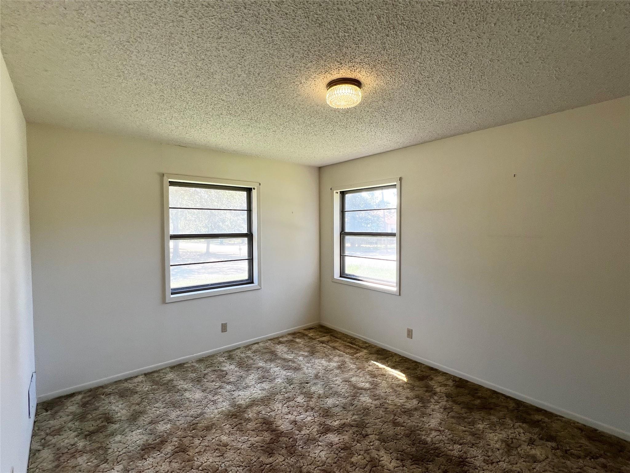 405 E Roitsch Ln Property Photo 18