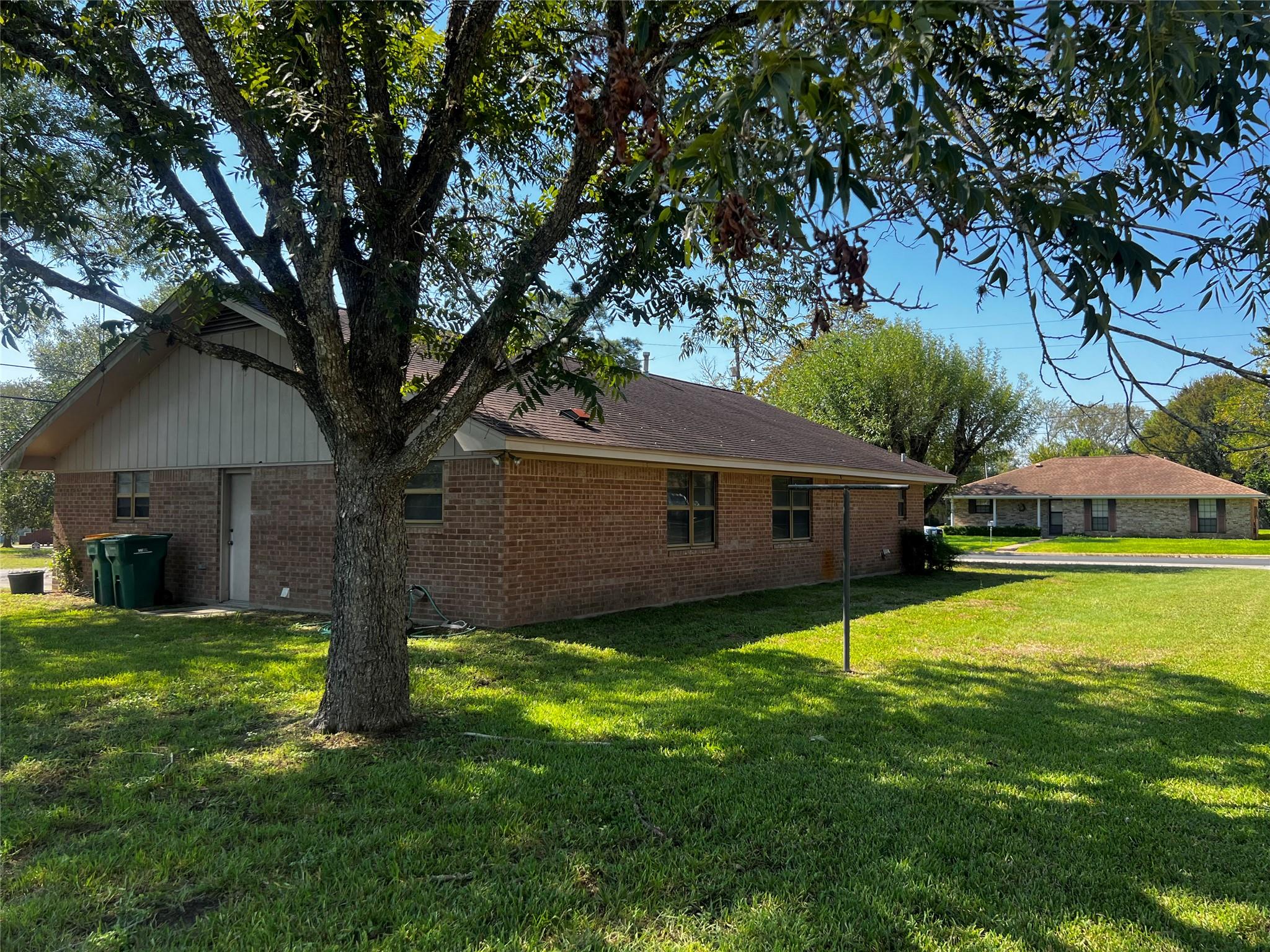 405 E Roitsch Ln Property Photo 22