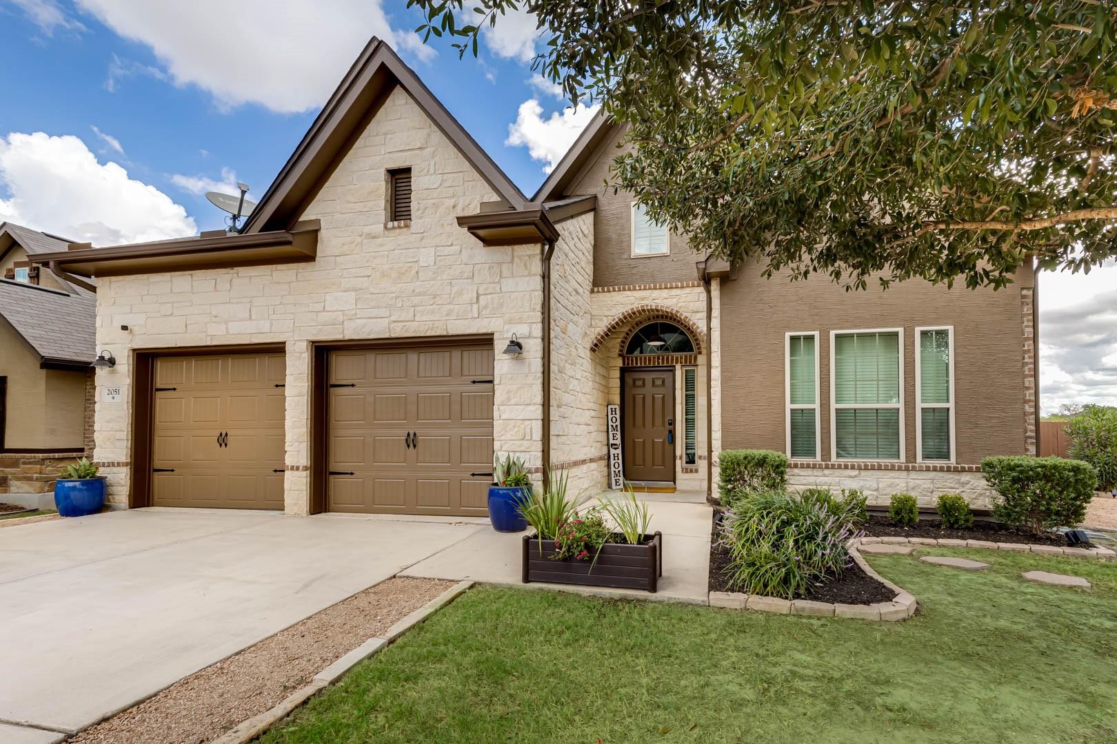 2051 Pecan Bnd Property Photo 1