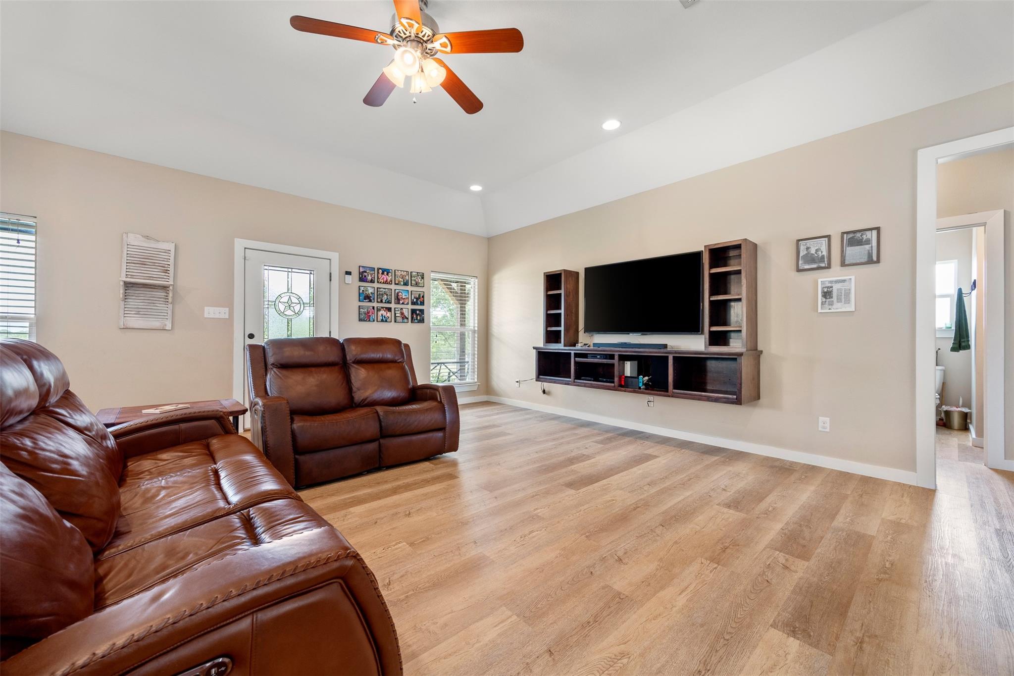 415 Lets Roll Dr Property Photo 10