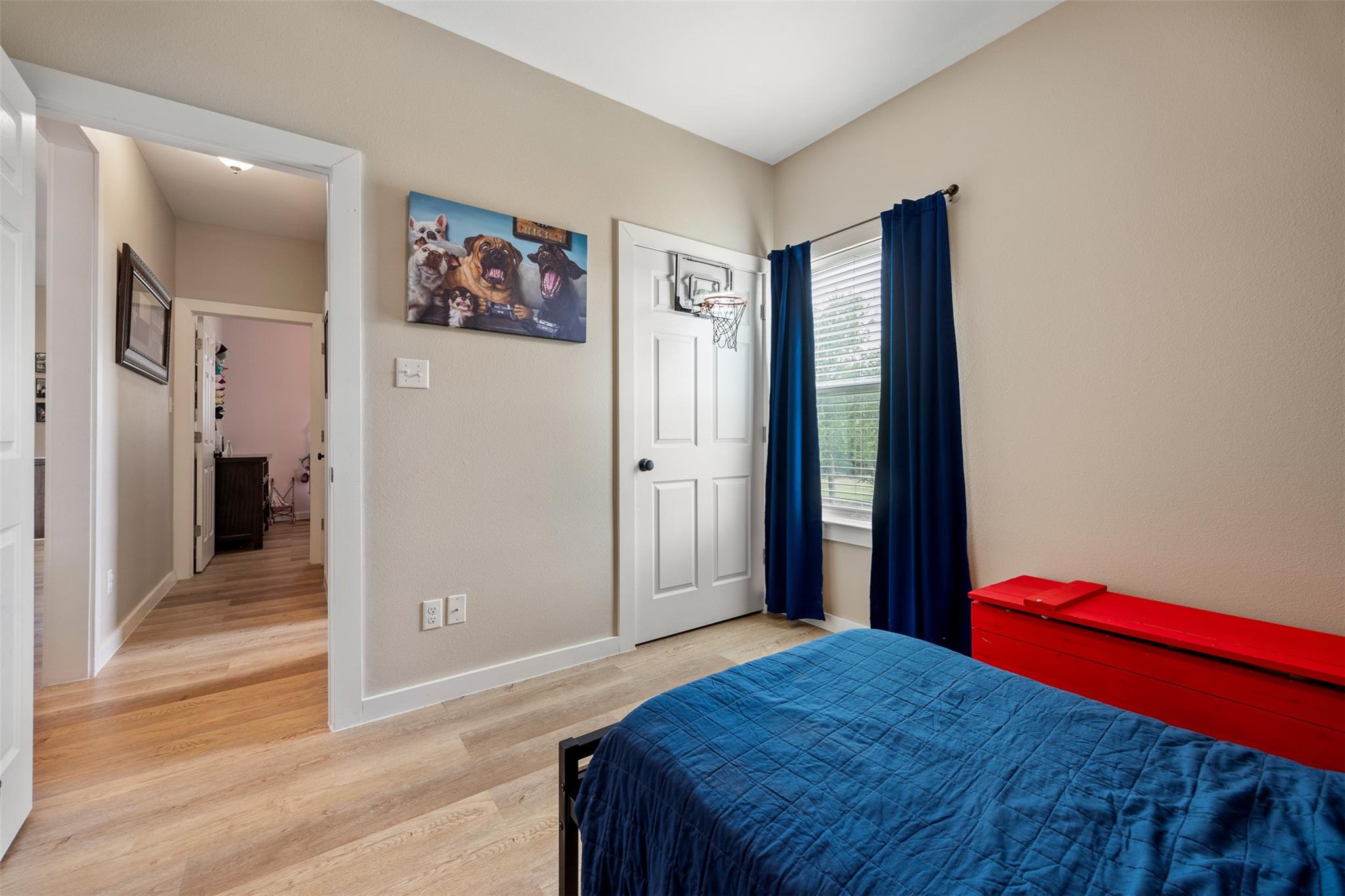 415 Lets Roll Dr Property Photo 15