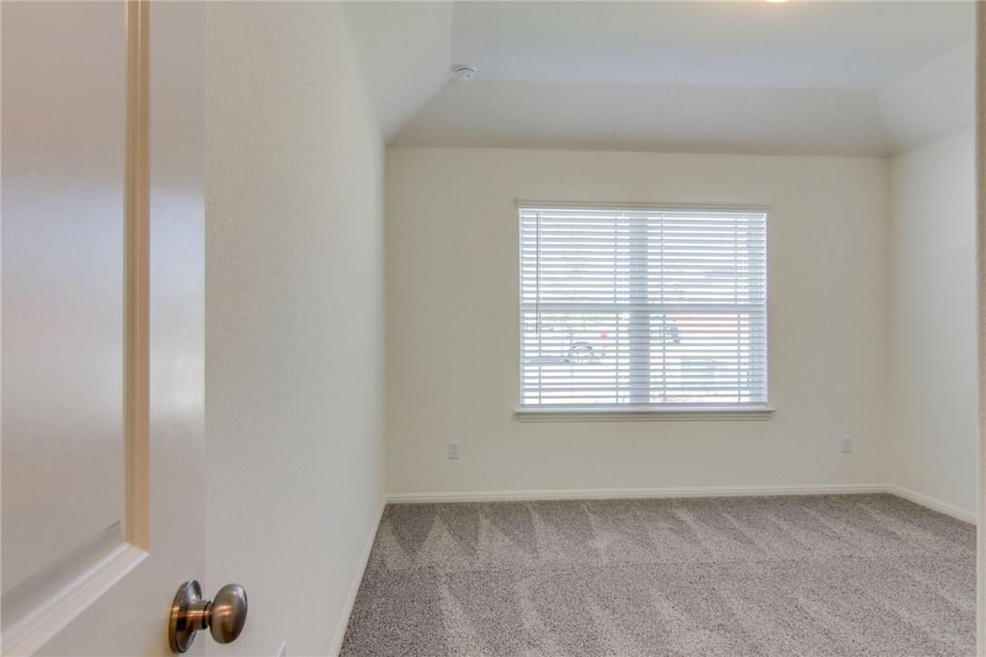 244 Glen Arbor Dr Property Photo 5