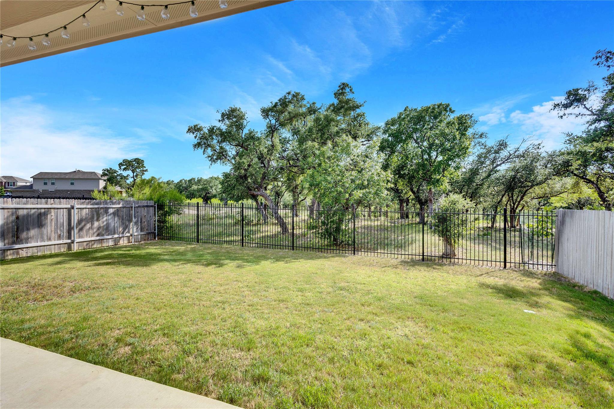 348 Empress Tree Dr Property Photo 2