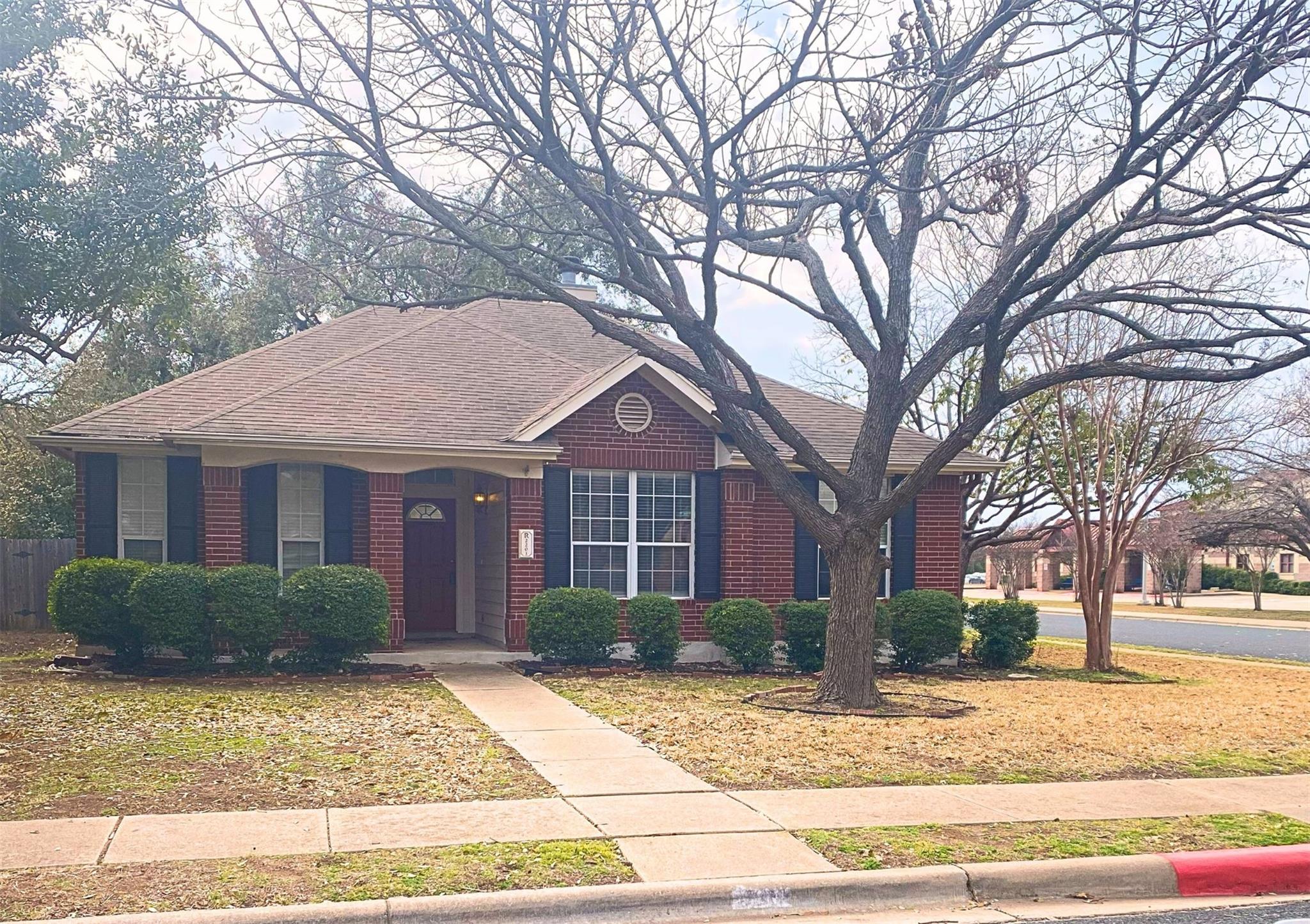 2201 Clover Ridge Dr Property Photo